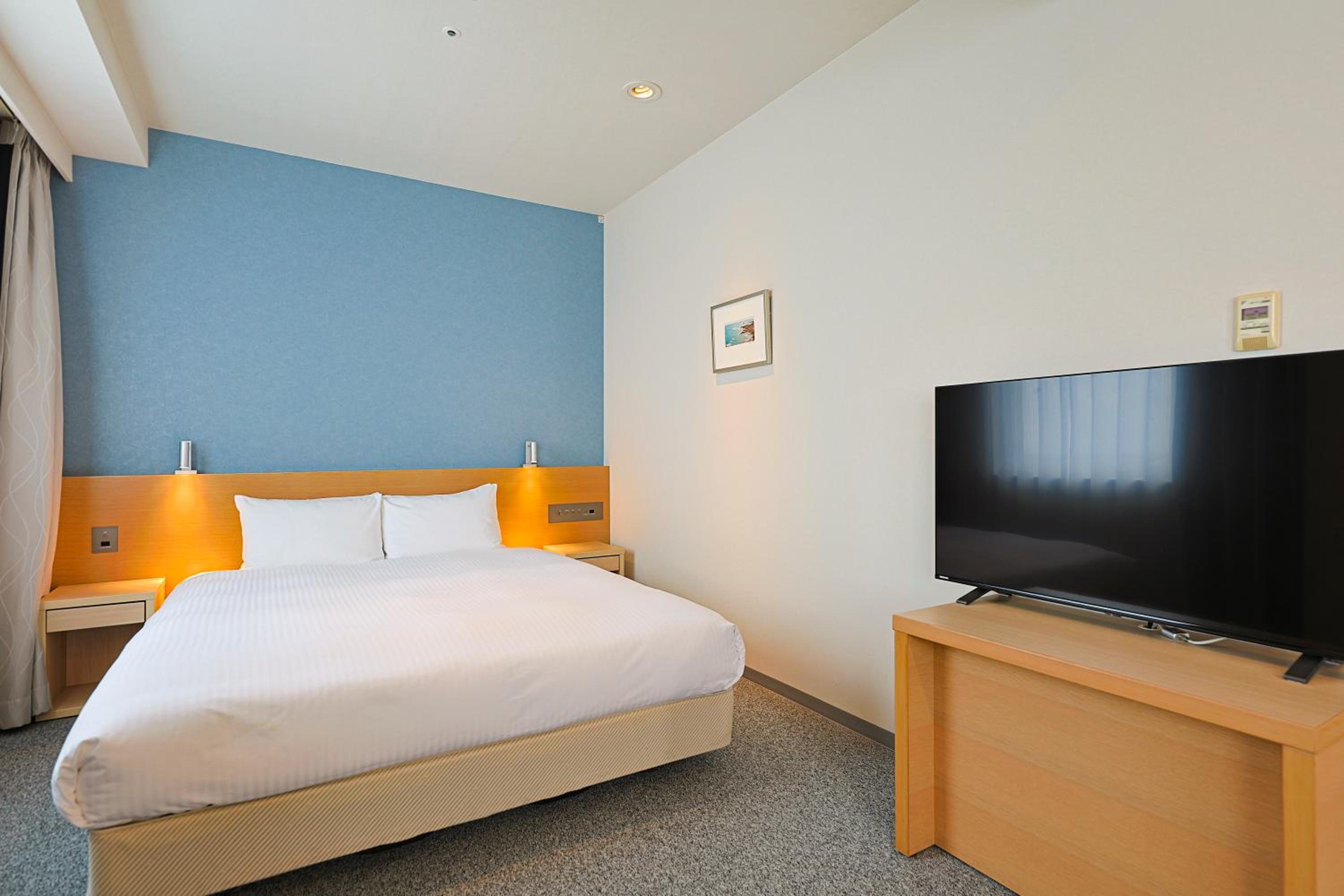 Deluxe Double Room (1 Adult) - Non-Smoking