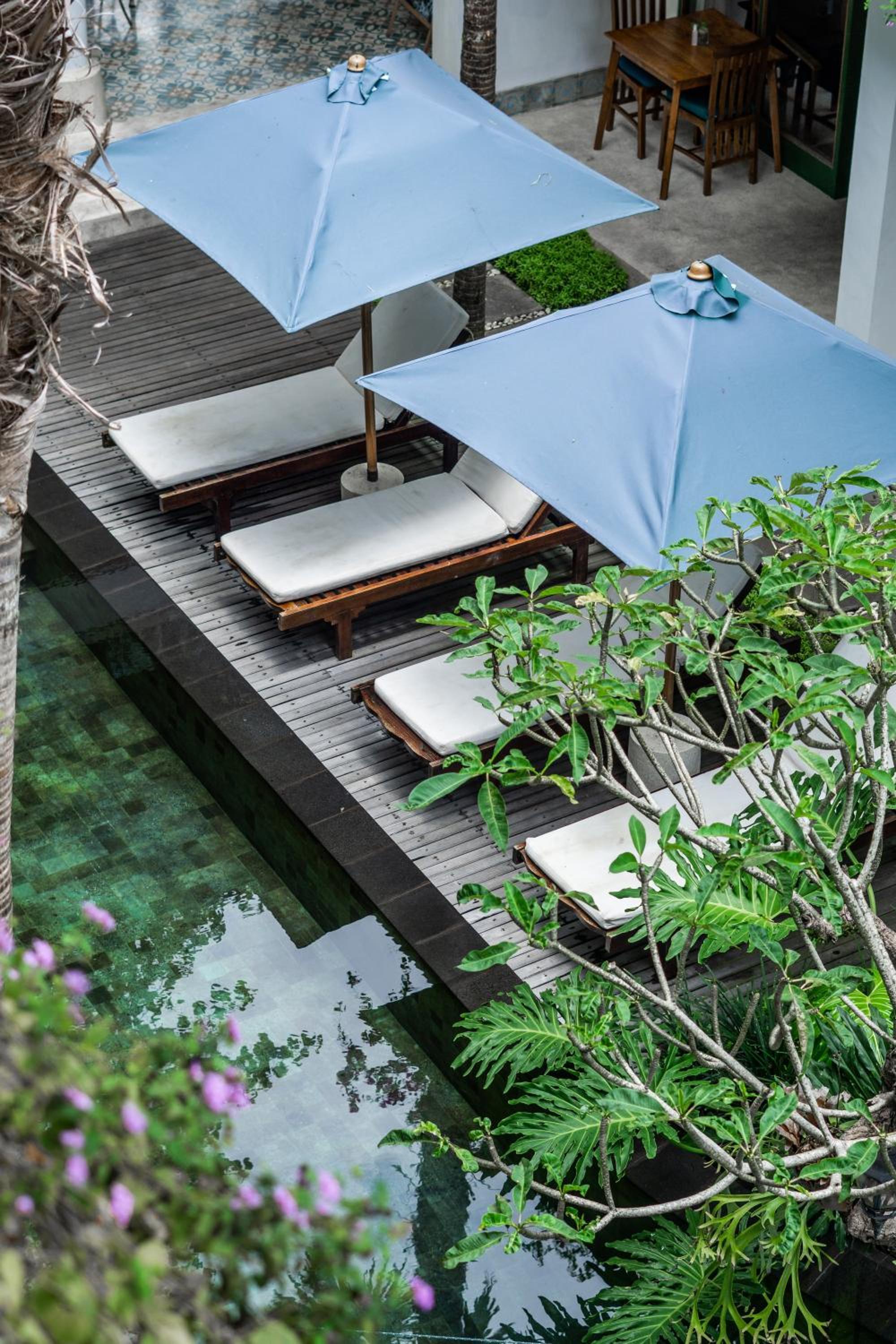 Sabana Deluxe with Pool View