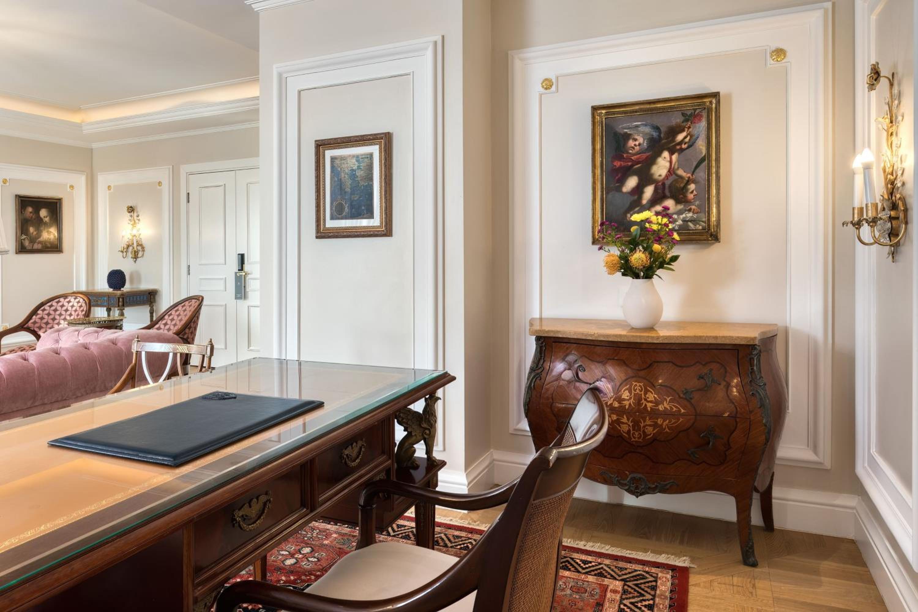 Executive Acropolis Suite 1 Bedroom Suite, 1 King, City view