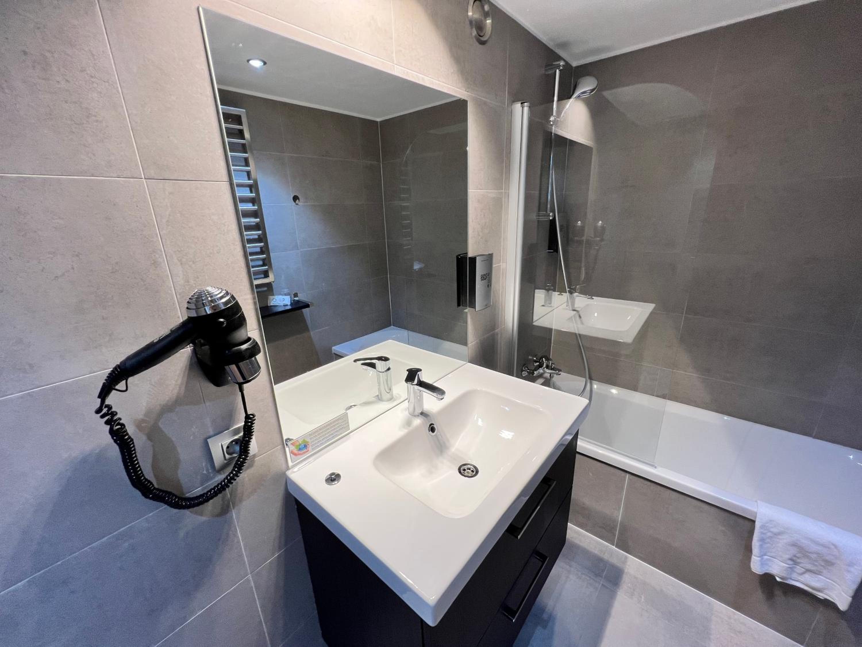 Executive Queen Room