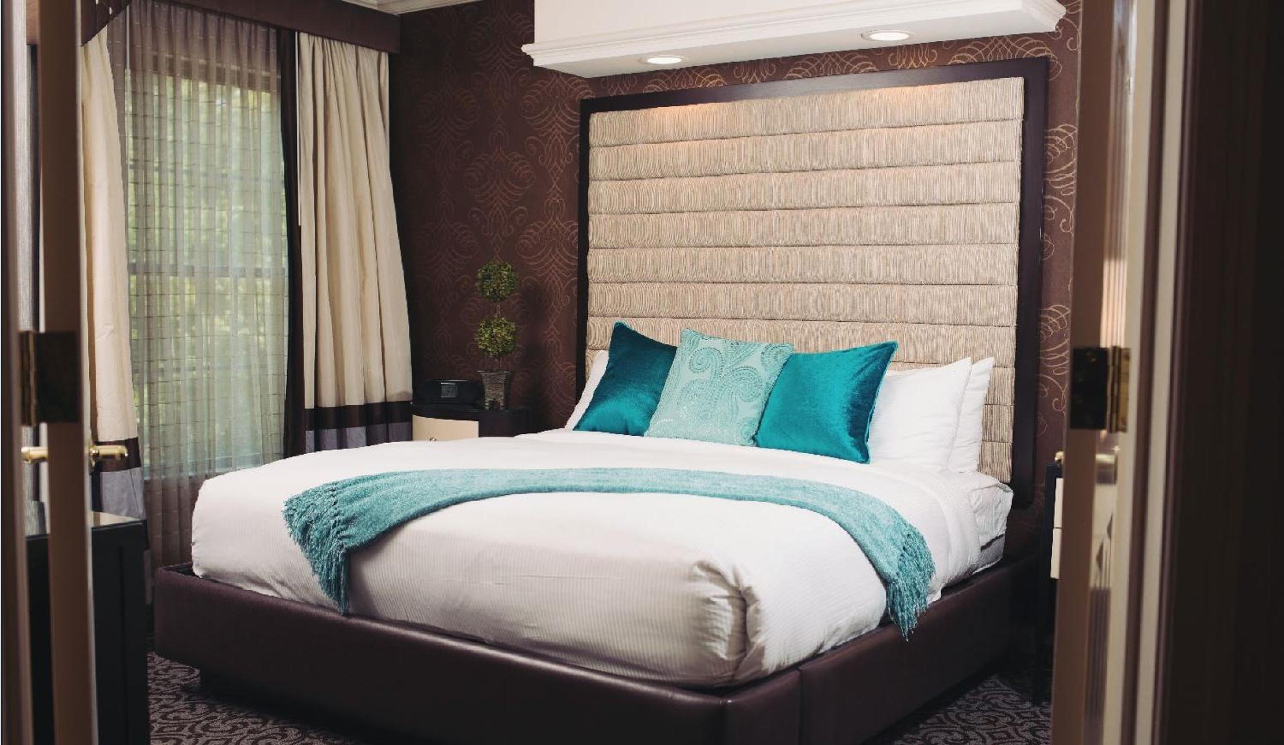 King One Bedroom Spa Shower 