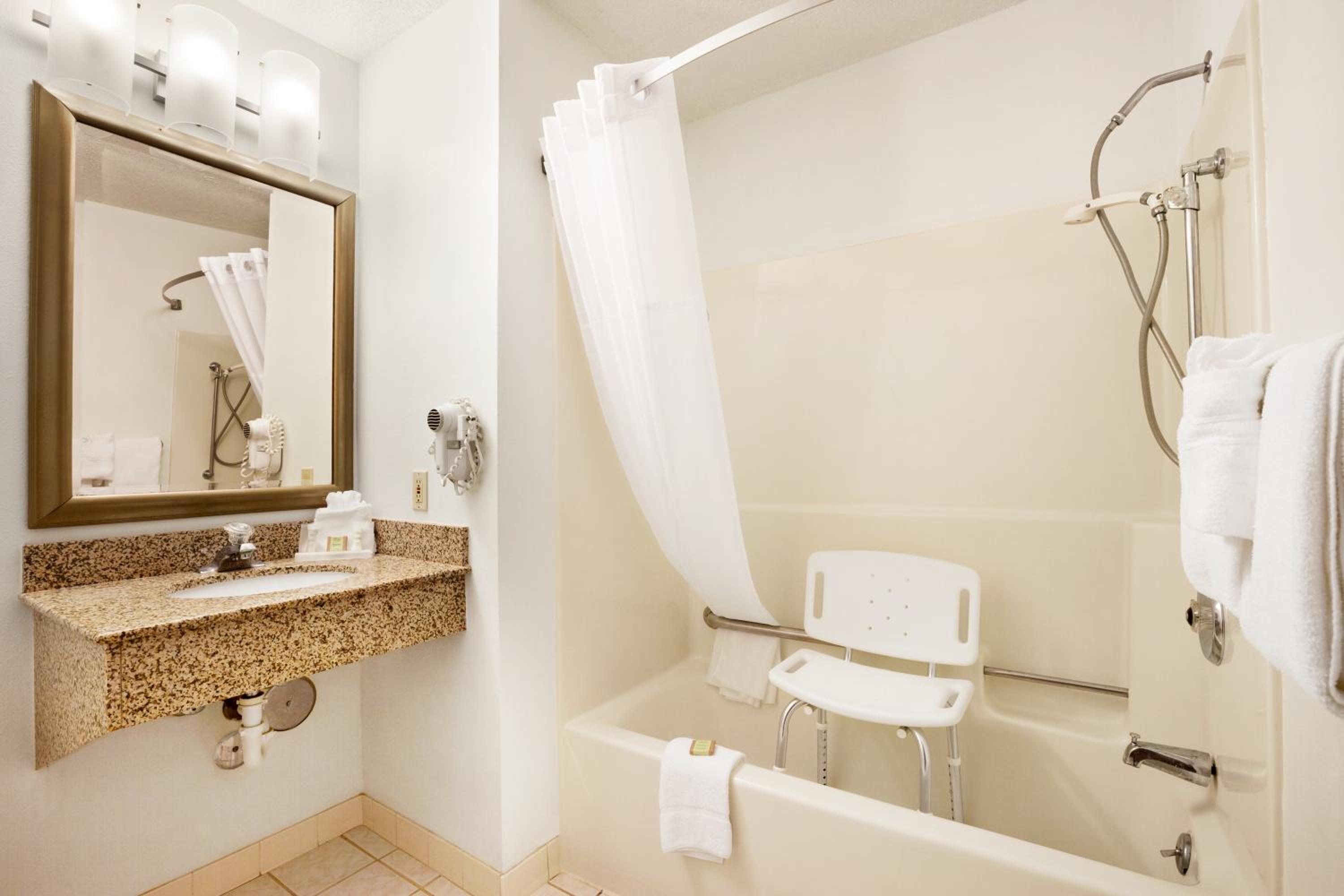 King Room - Mobility Access/Non-Smoking