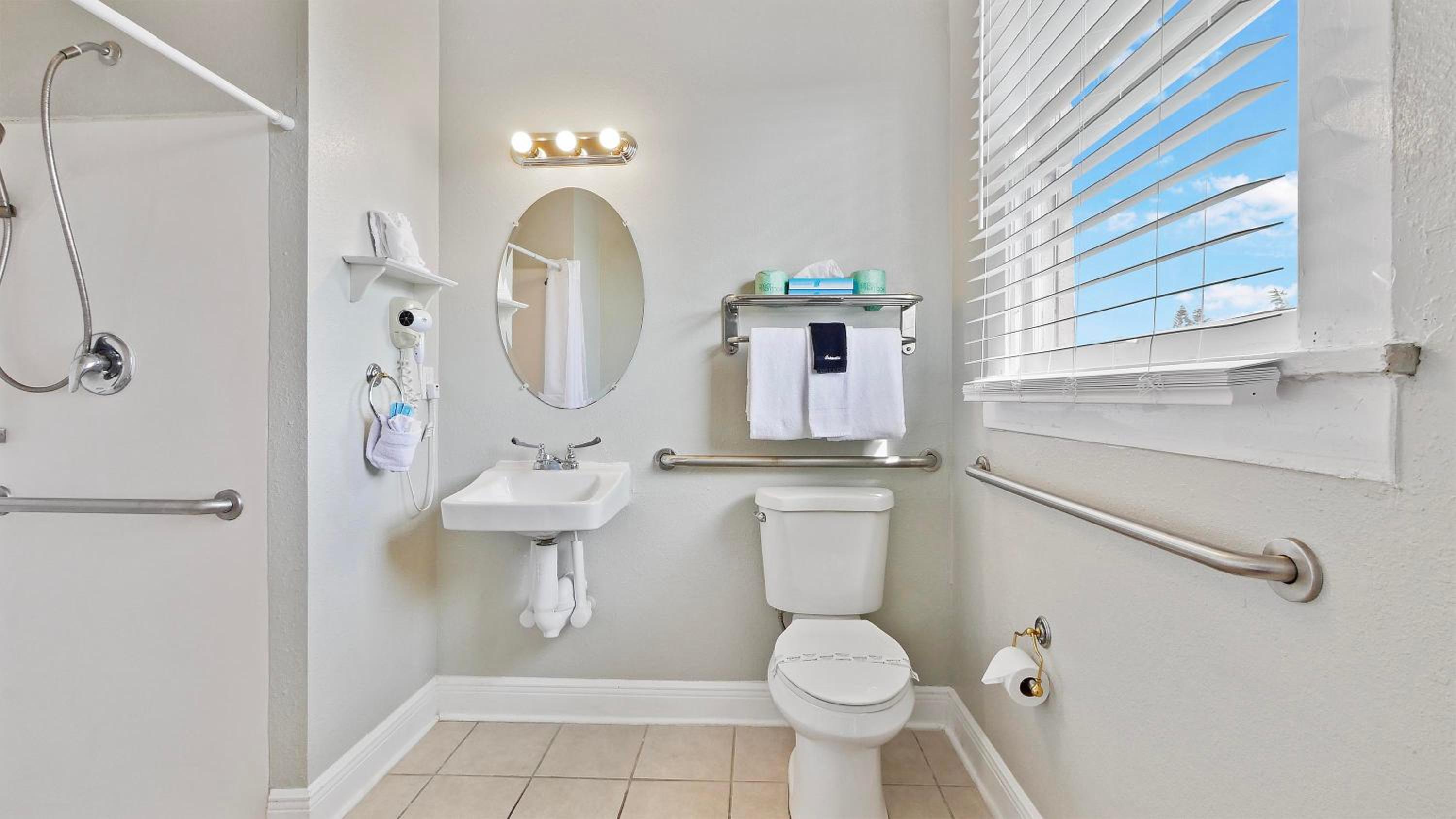 Queen Room - Disability Access