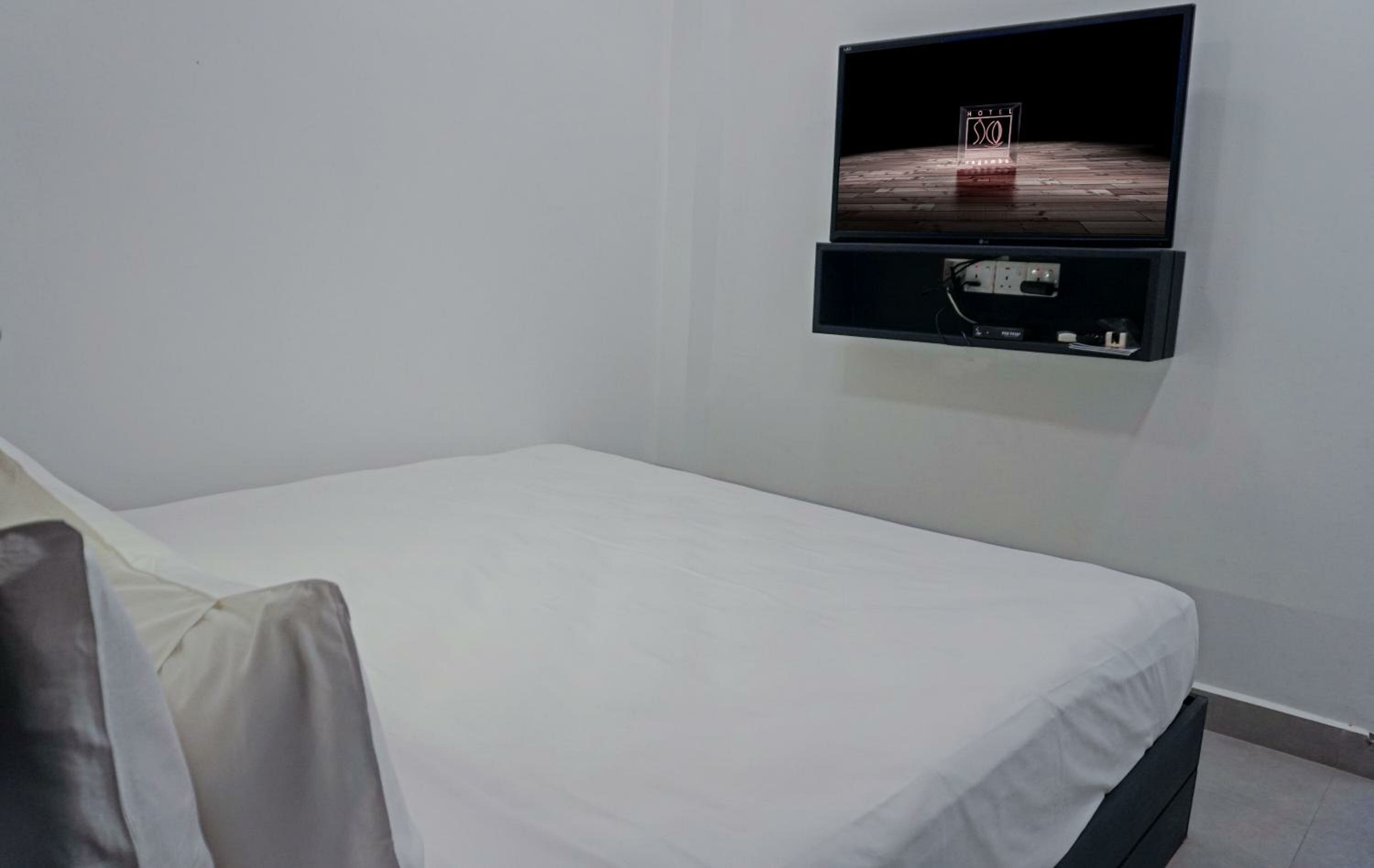 Deluxe Double Room with Balcony - 10% off on Spa Treatments