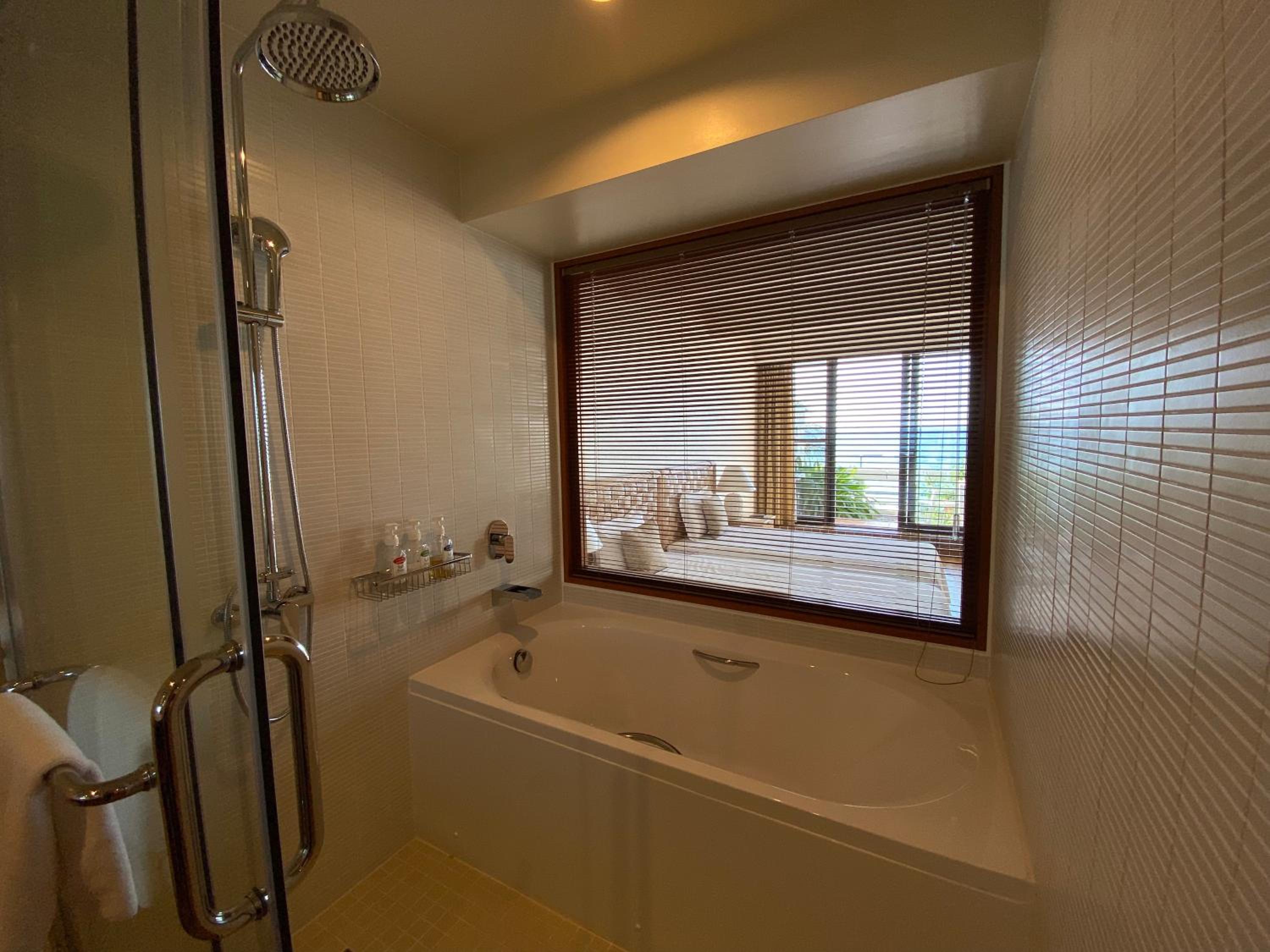 Club Premier Room with  Ocean Front and Lounge Access - Non-smoking