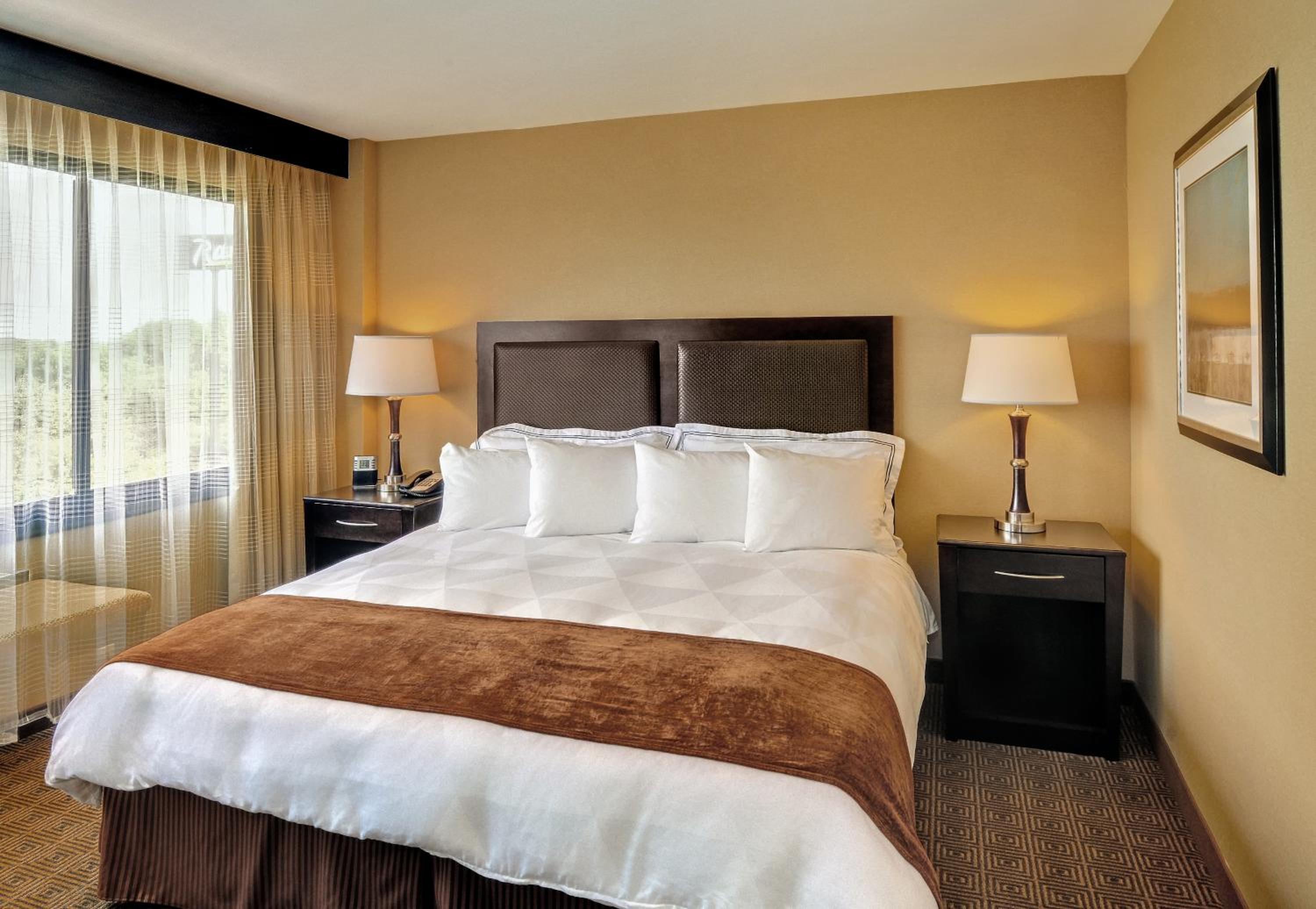 King Studio Suite - Non-Smoking