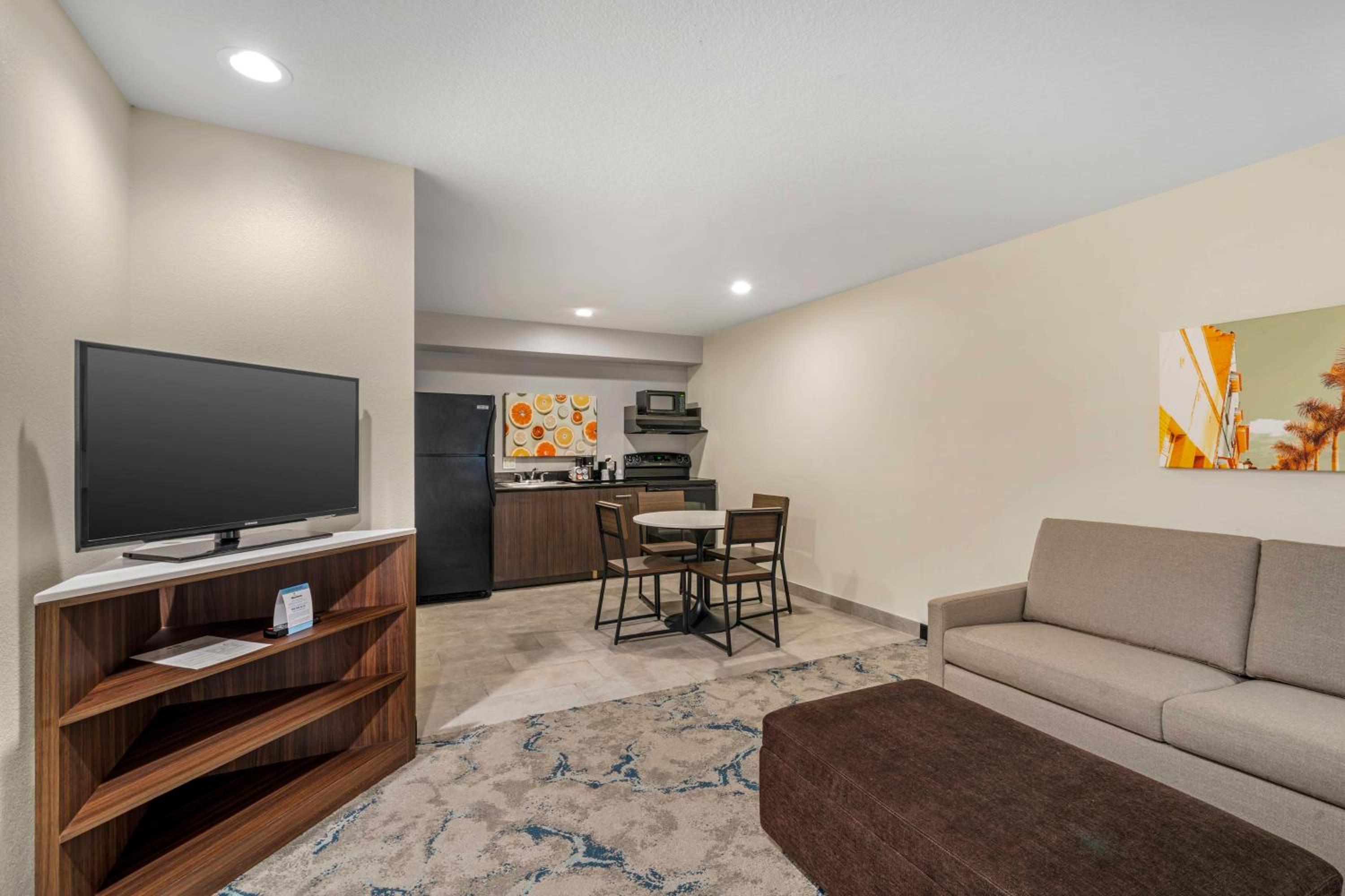 Queen Suite With Two Queen Beds