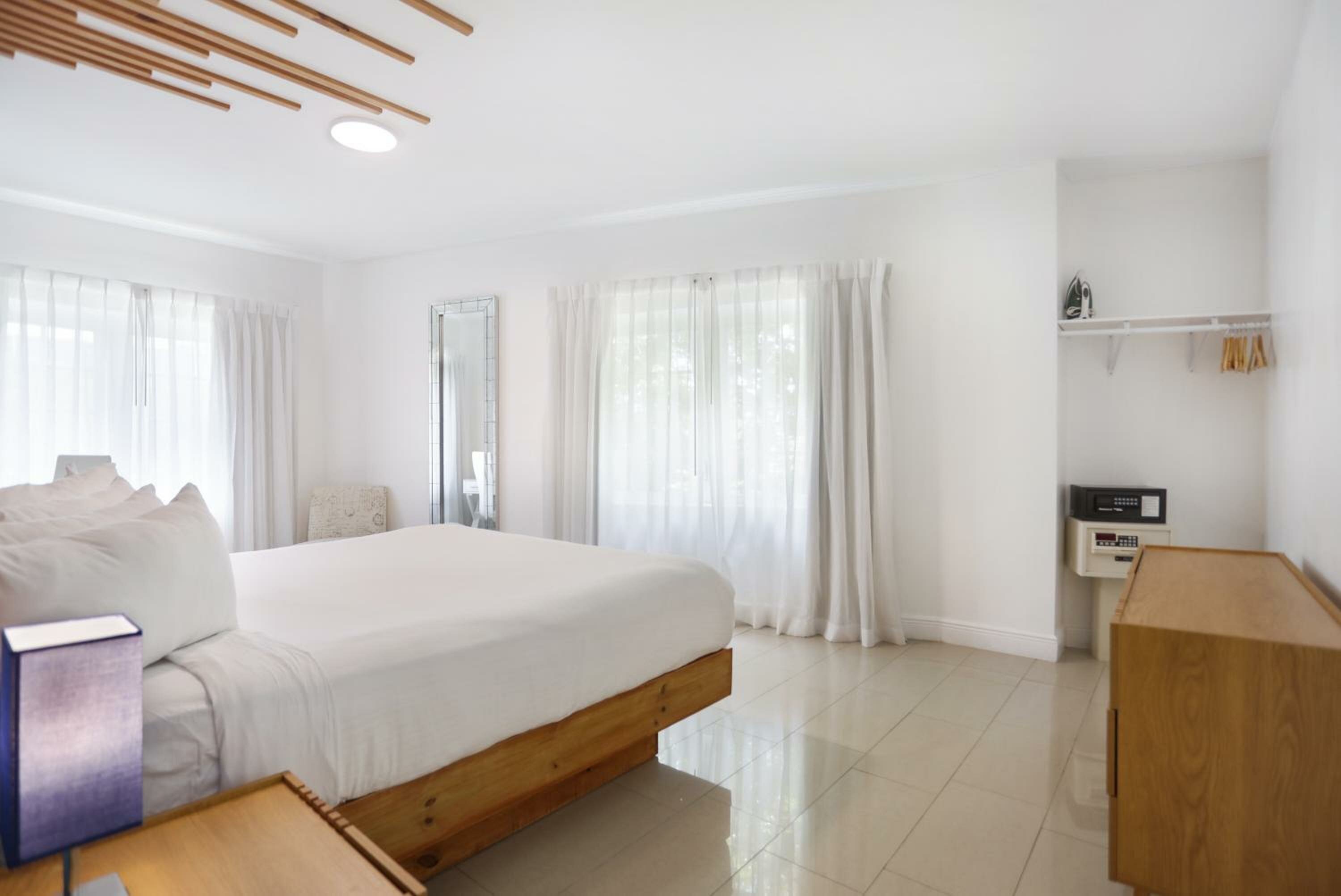 Premium Family One-Bedroom Suite with Kitchen