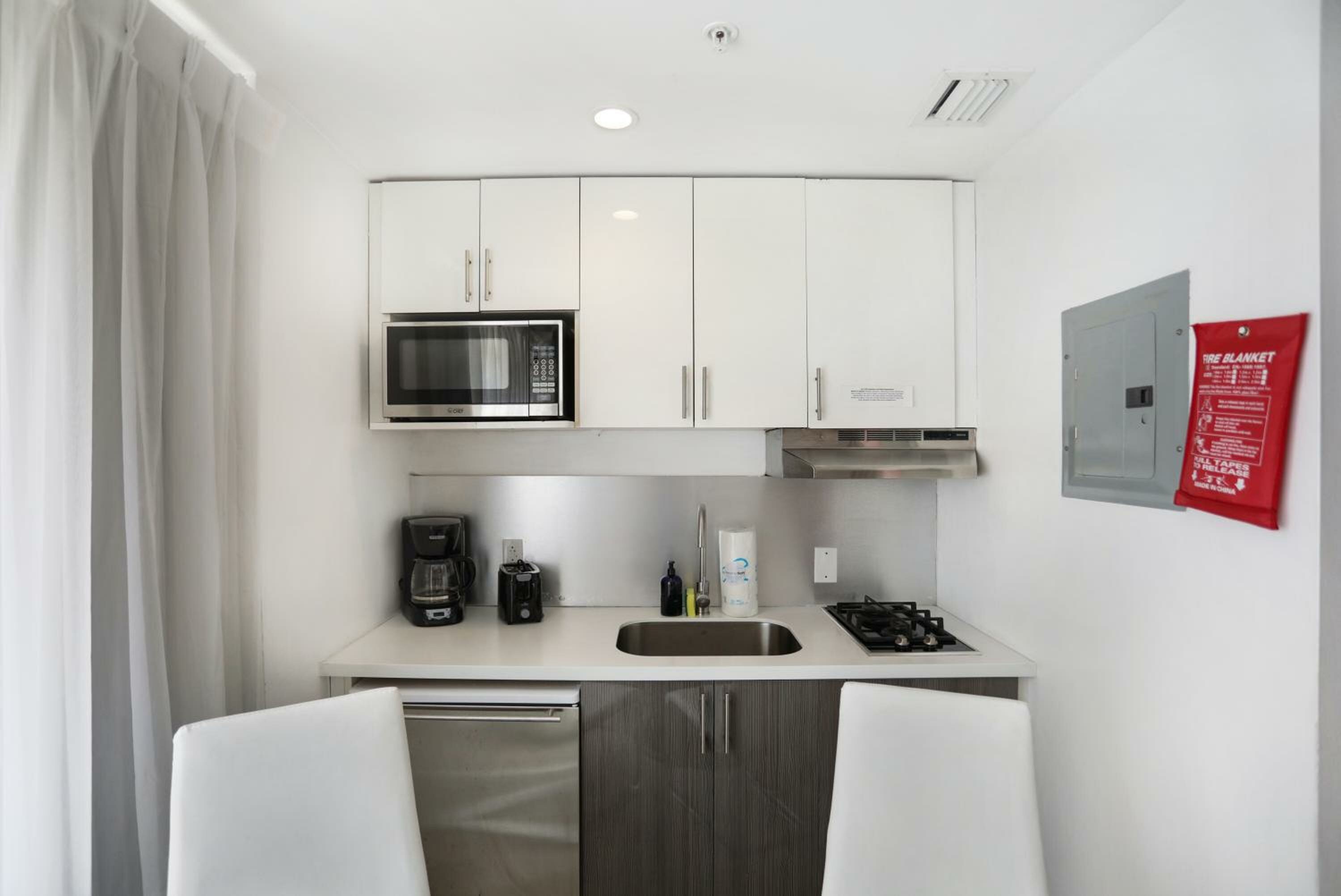 Premium Family One-Bedroom Suite with Kitchen