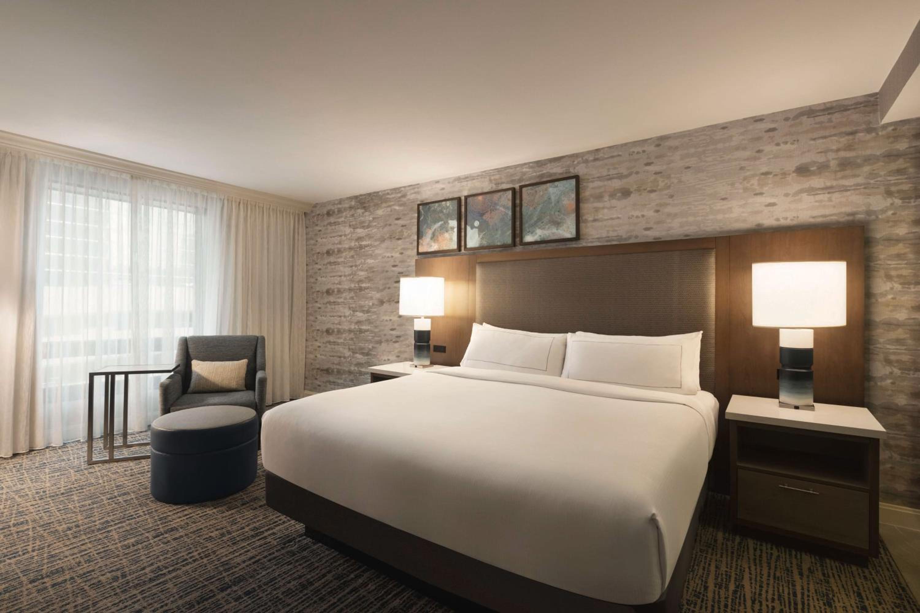 KING ONE BEDROOM SUITE