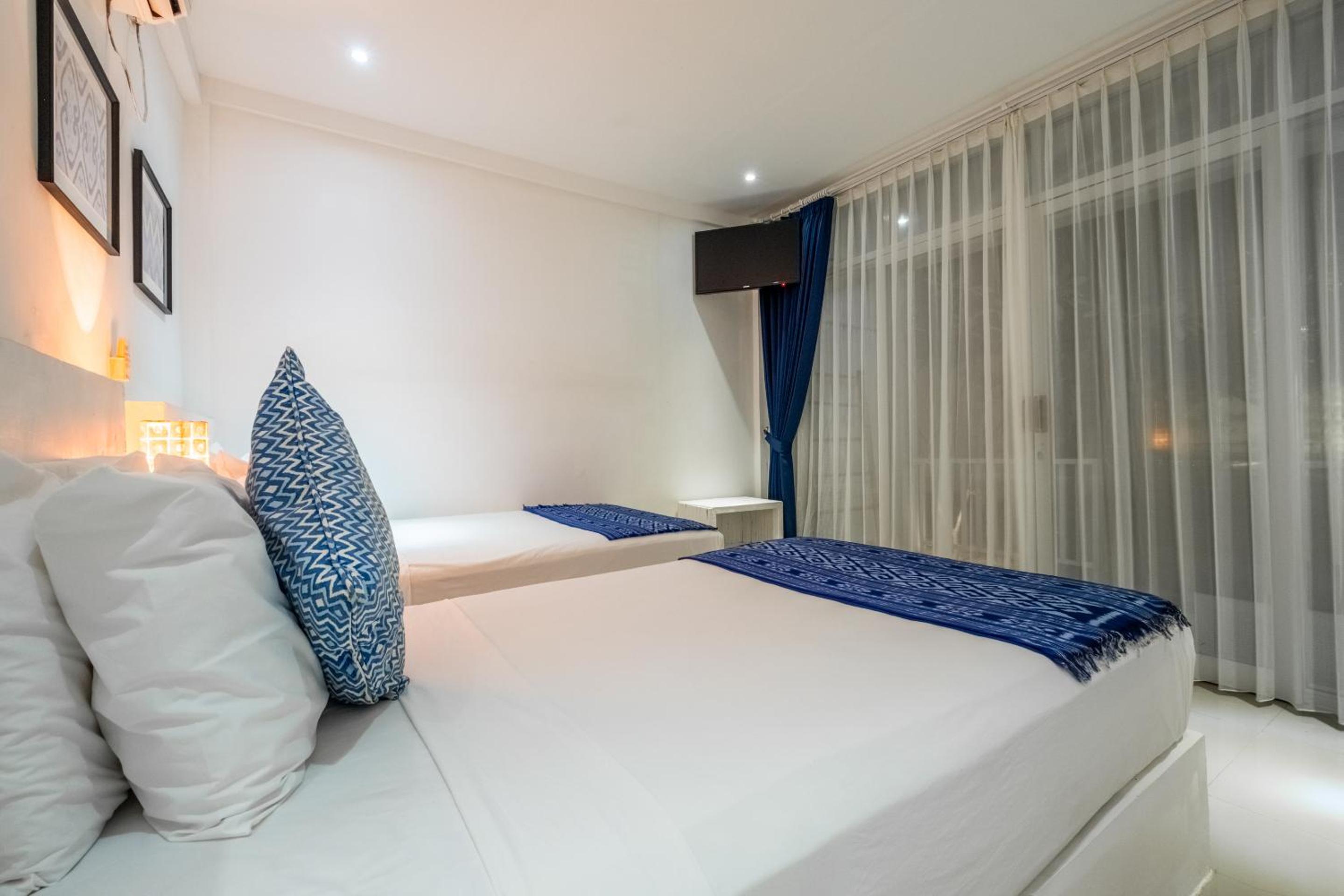 Standard Twin Room with Sea View