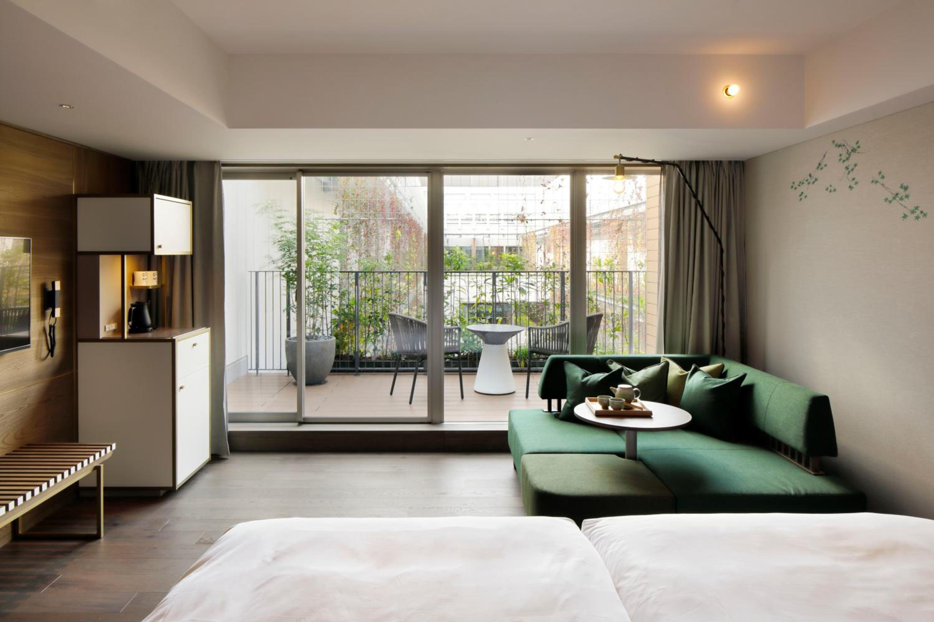 Twin Room with Garden View and Terrace with Lounge Access