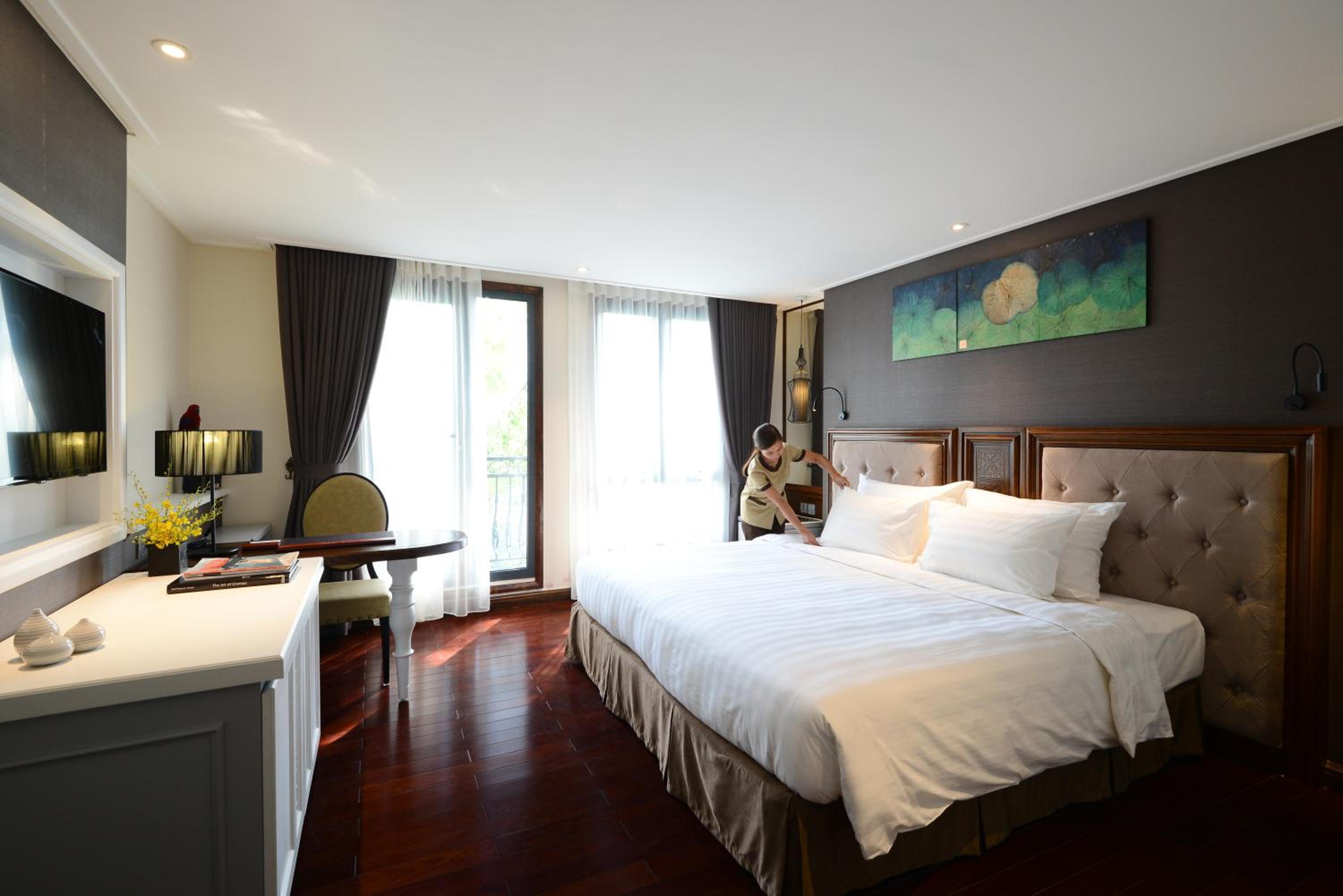 Deluxe Double or Twin Room with City View