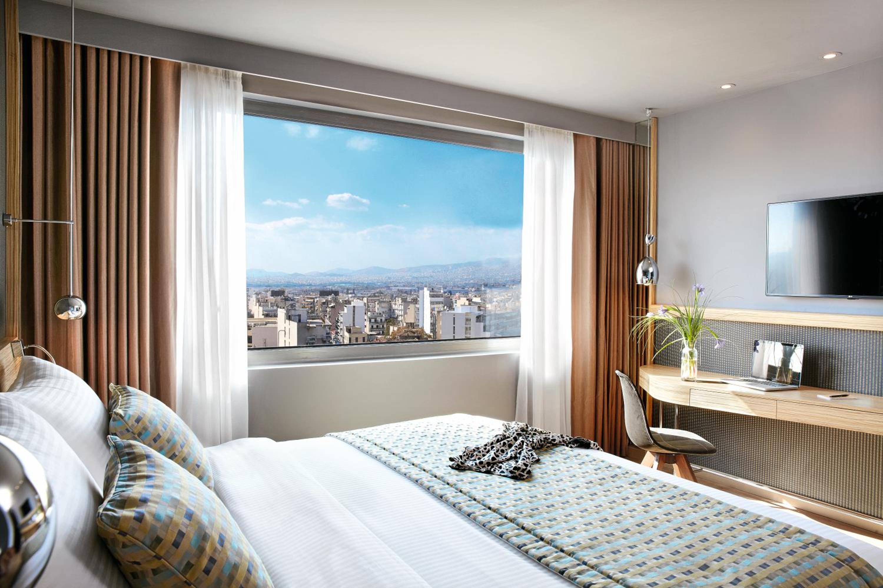 Executive Suite with City View