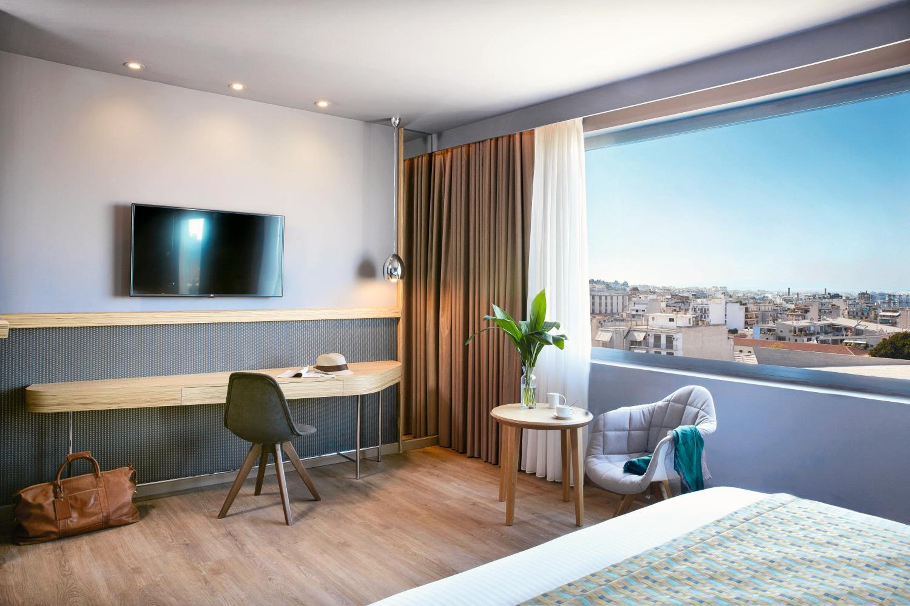 Executive Suite with City View