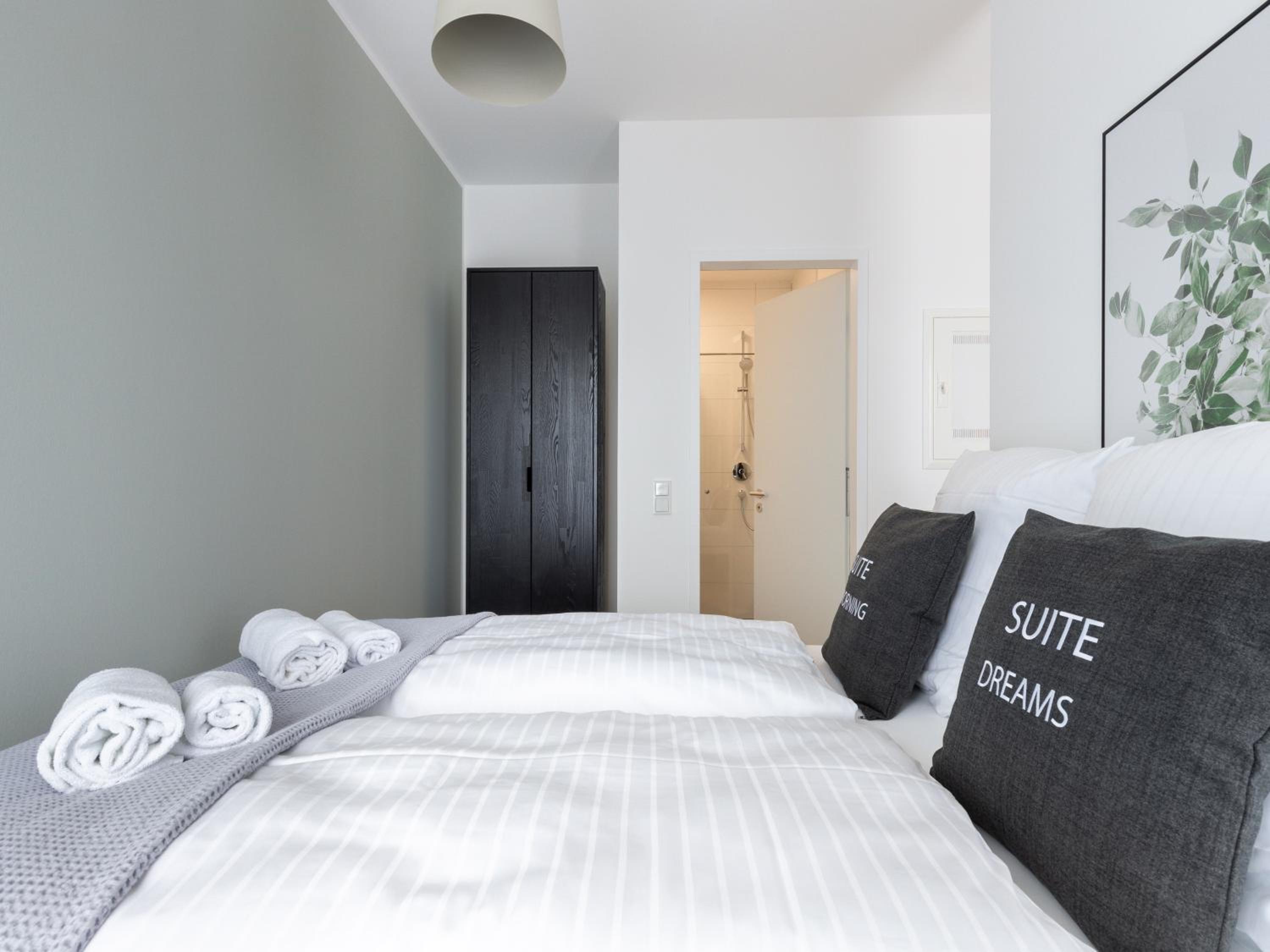 Suite M with balcony