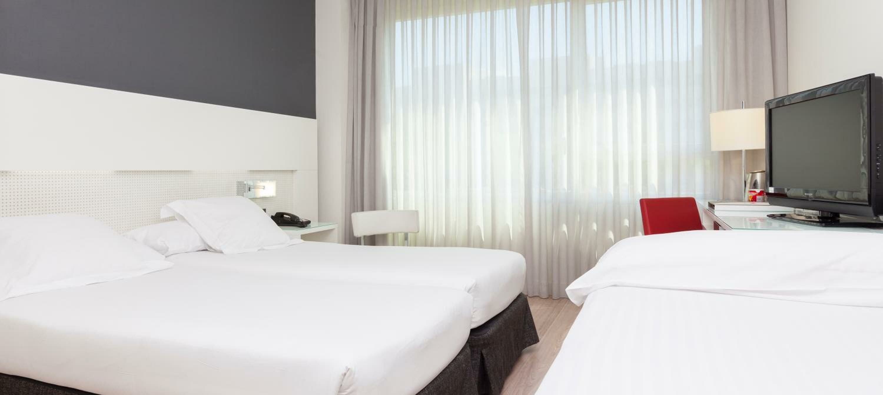 Triple Room with free airport shuttle