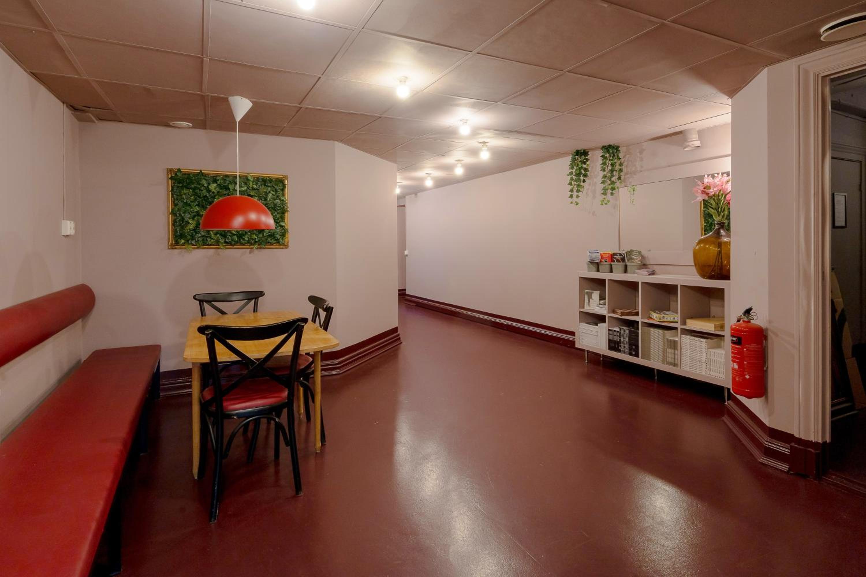 Economy Twin Room with Shared Bathroom (Annex)