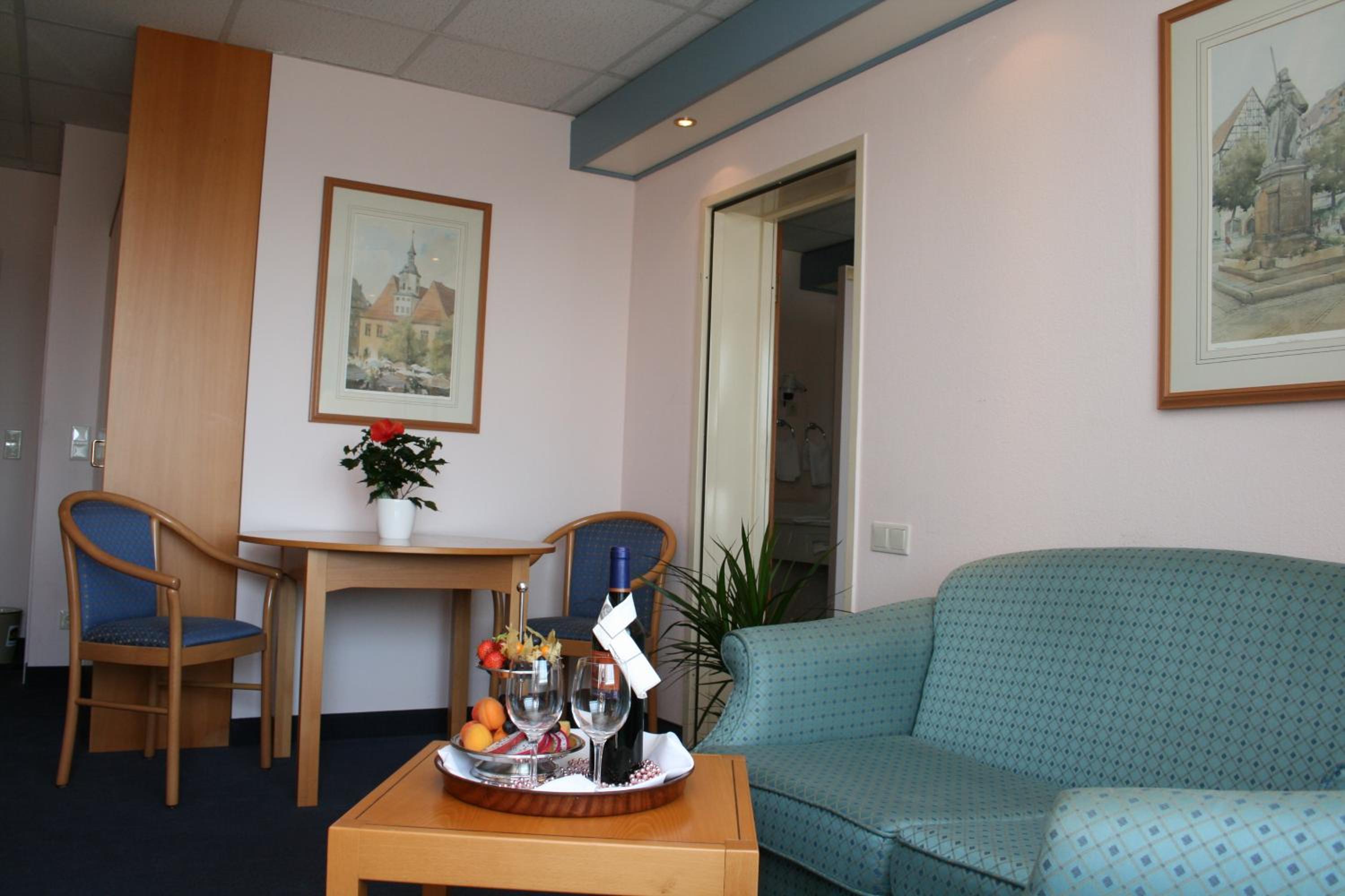 Family Room with Queen Bed