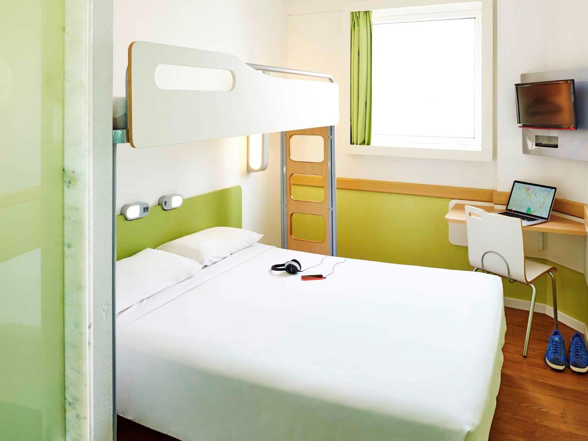 Superior Apartment with One Double and One Single Bed