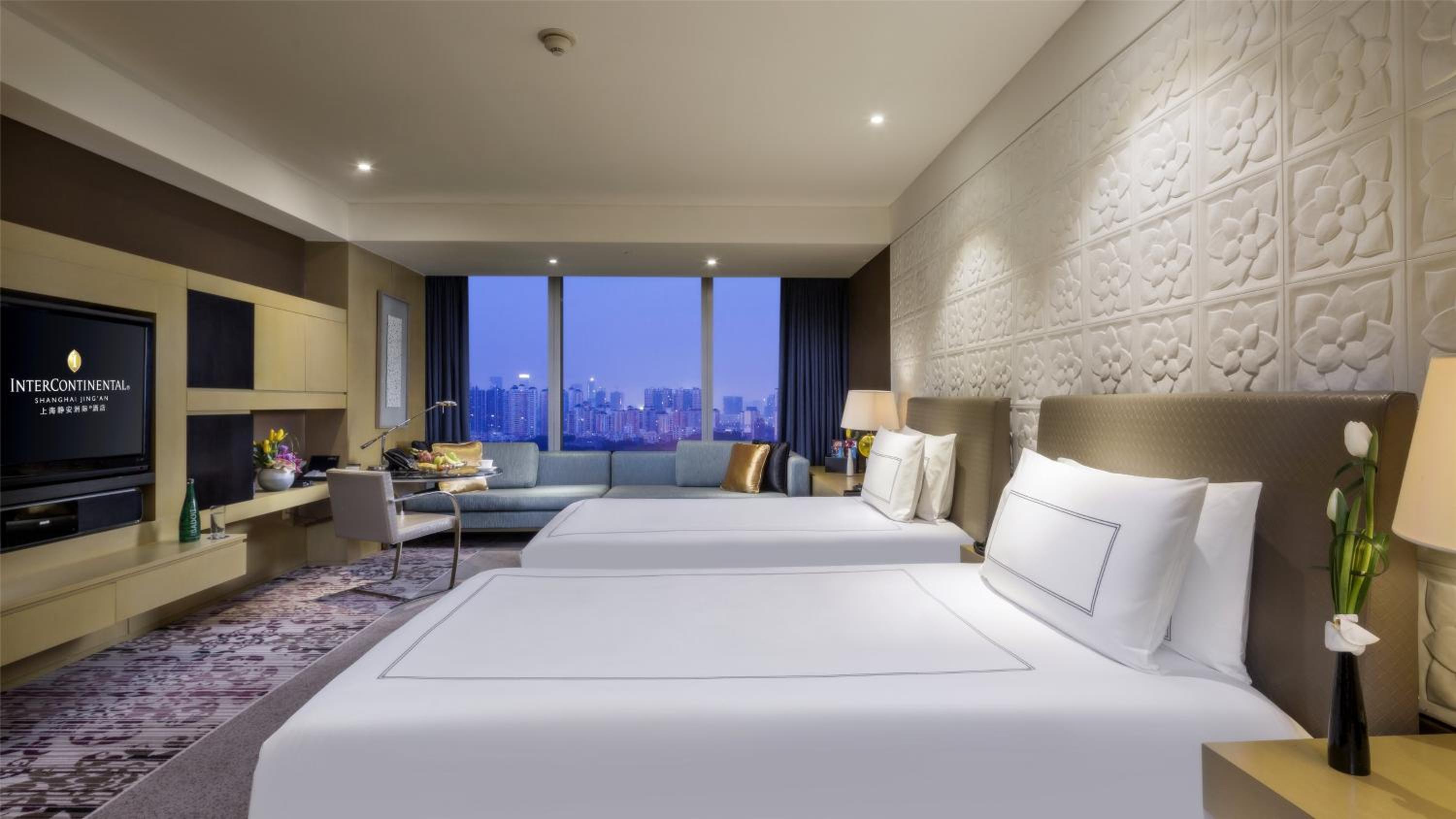 Classic Twin Room with City View