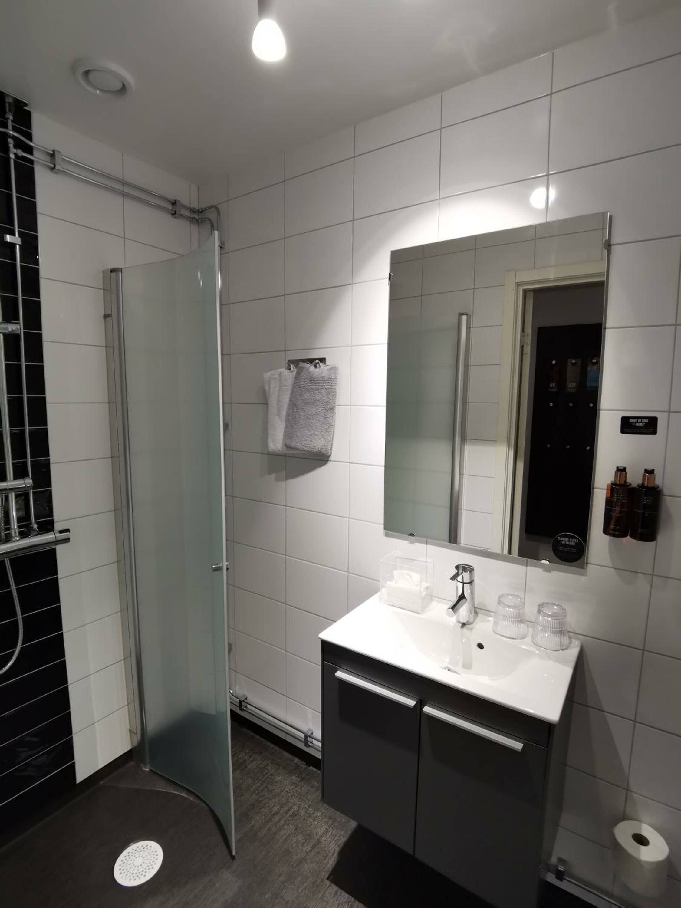 Compact Twin Room (No window)