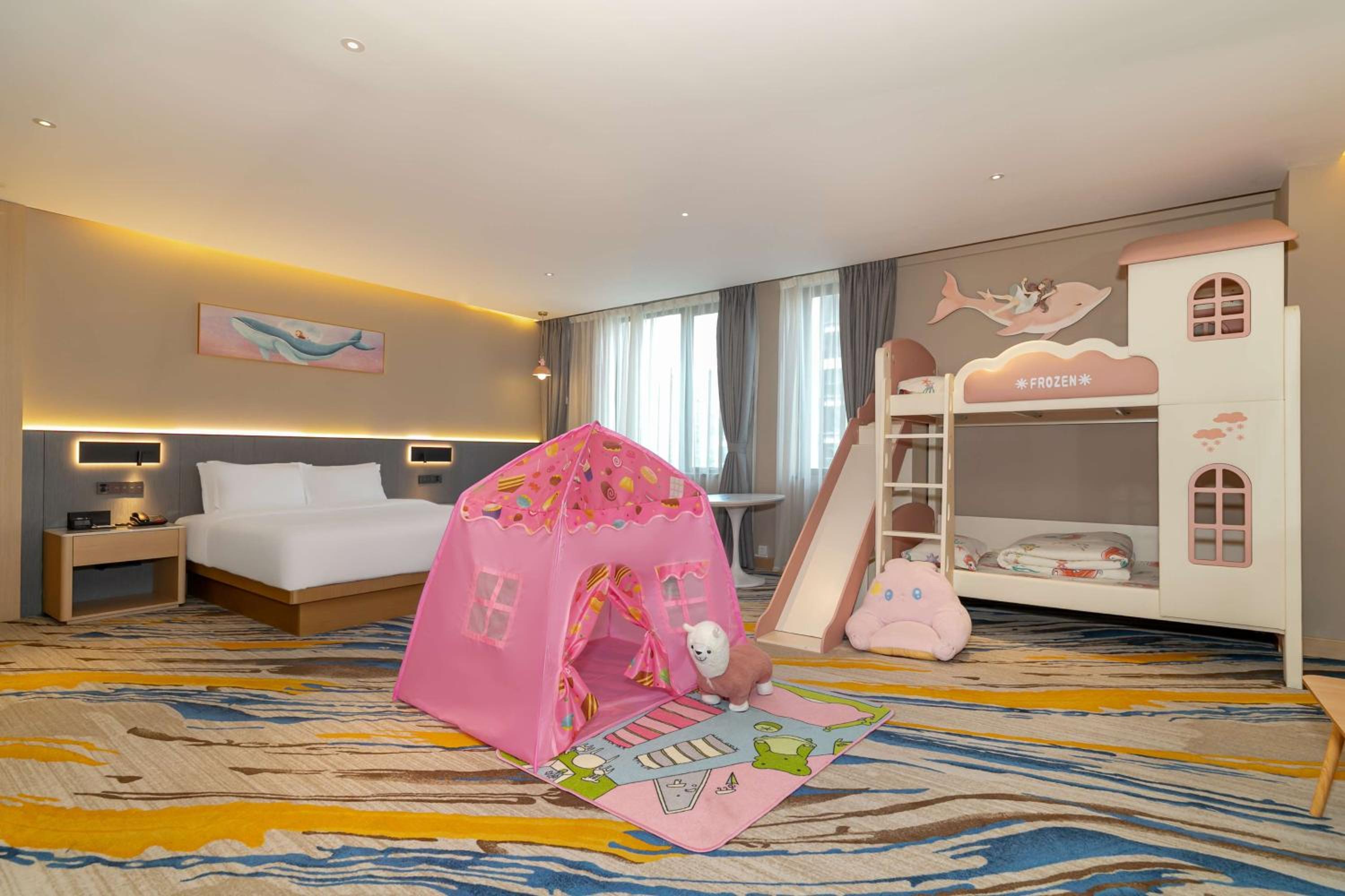 One-Bedroom King Suite