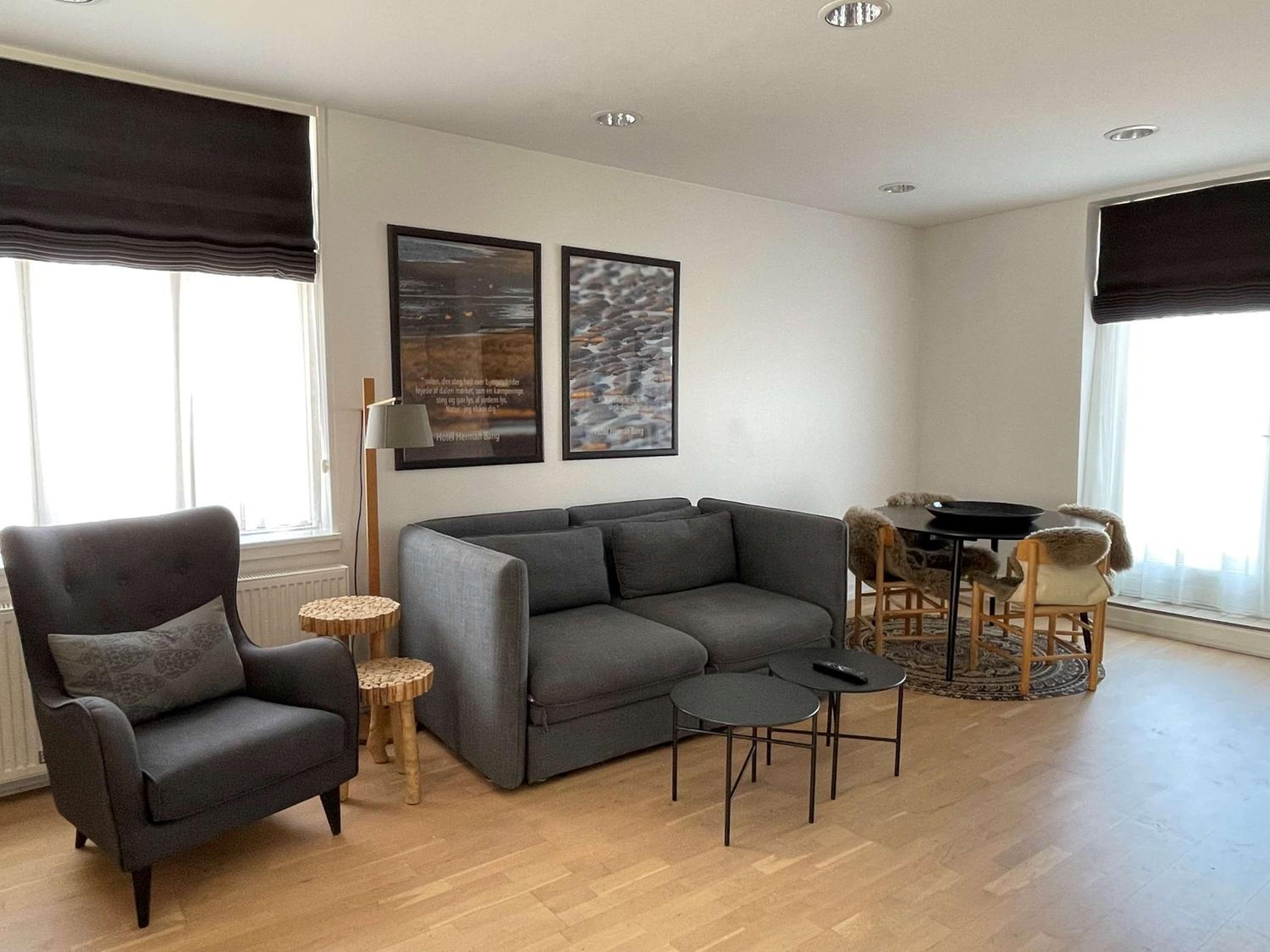 Junior Suite with King Bed and Sofa Bed - Non-Smoking