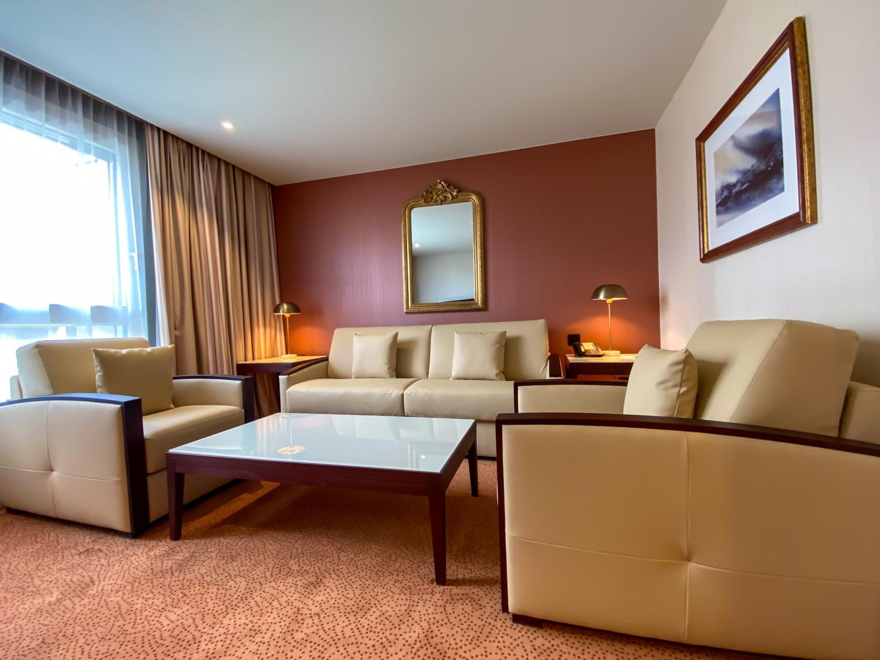 Executive Suite Quattro
