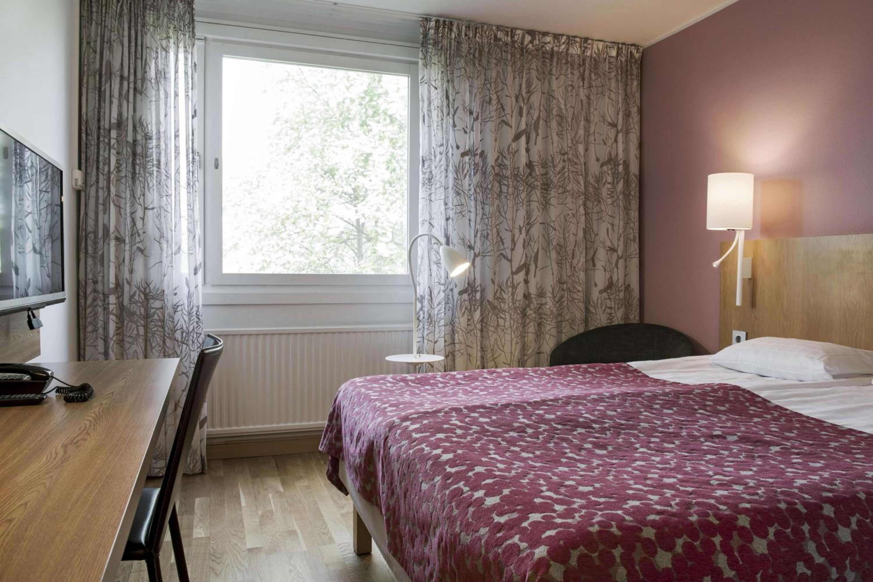 Standard Queen Room