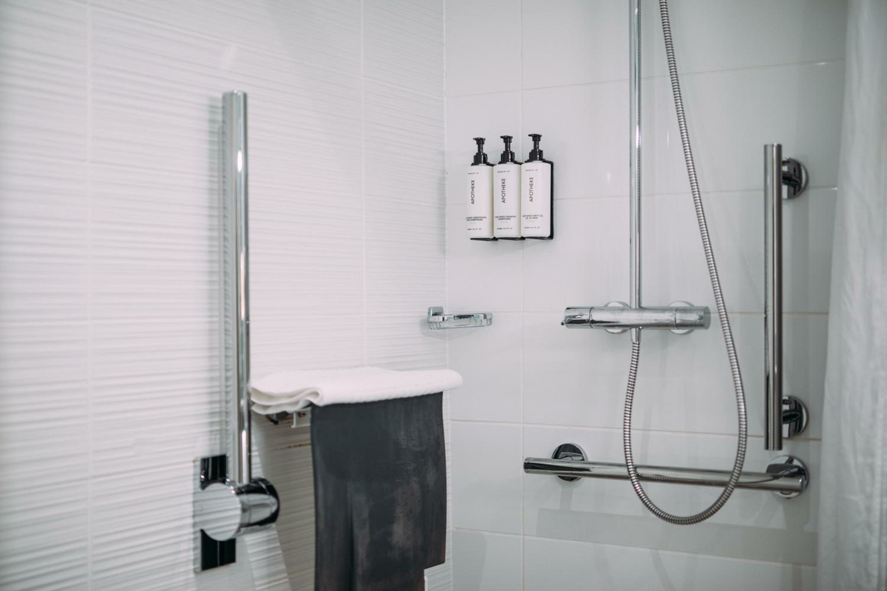 Standard King Room - Accessible