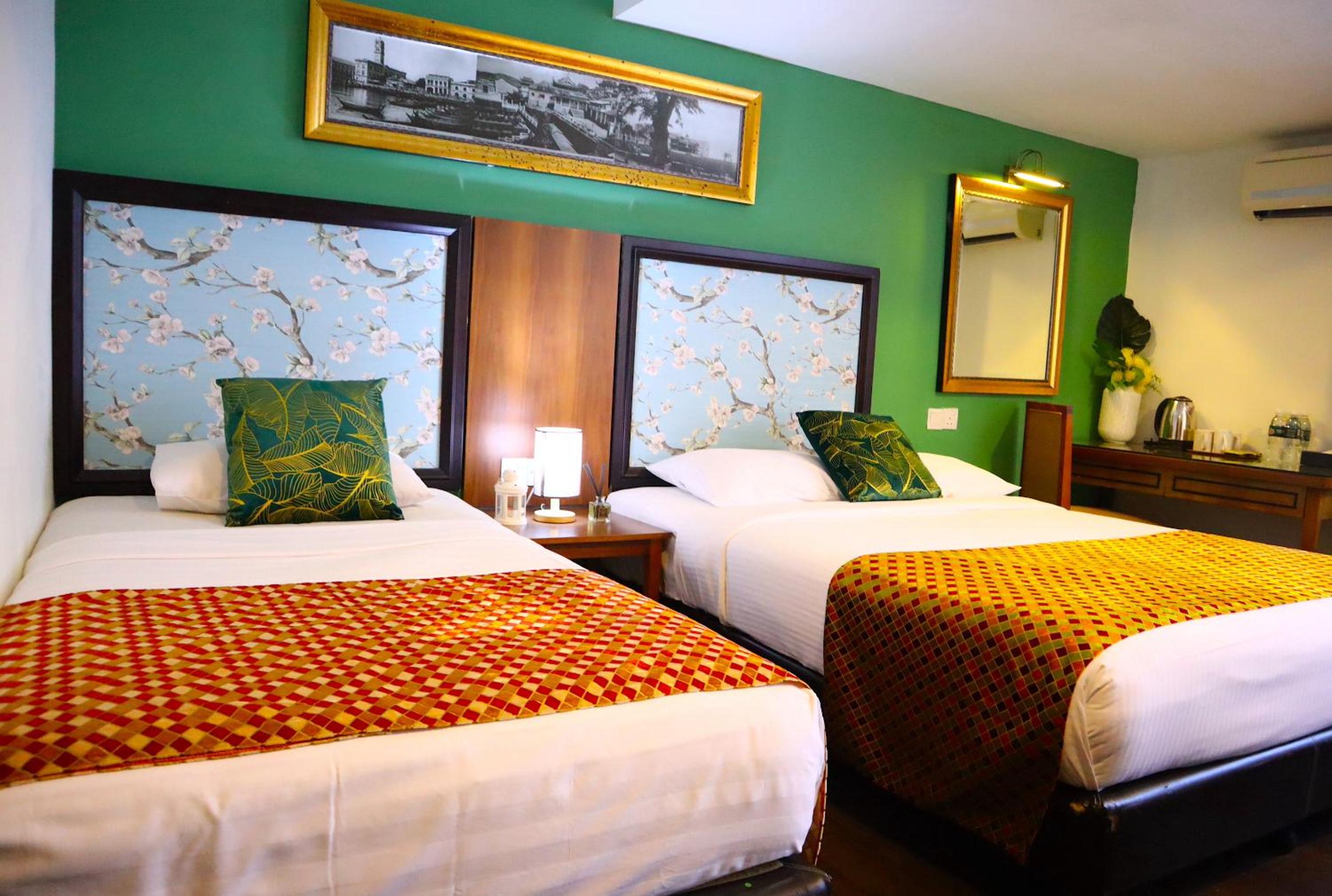 Deluxe Family Twin Room