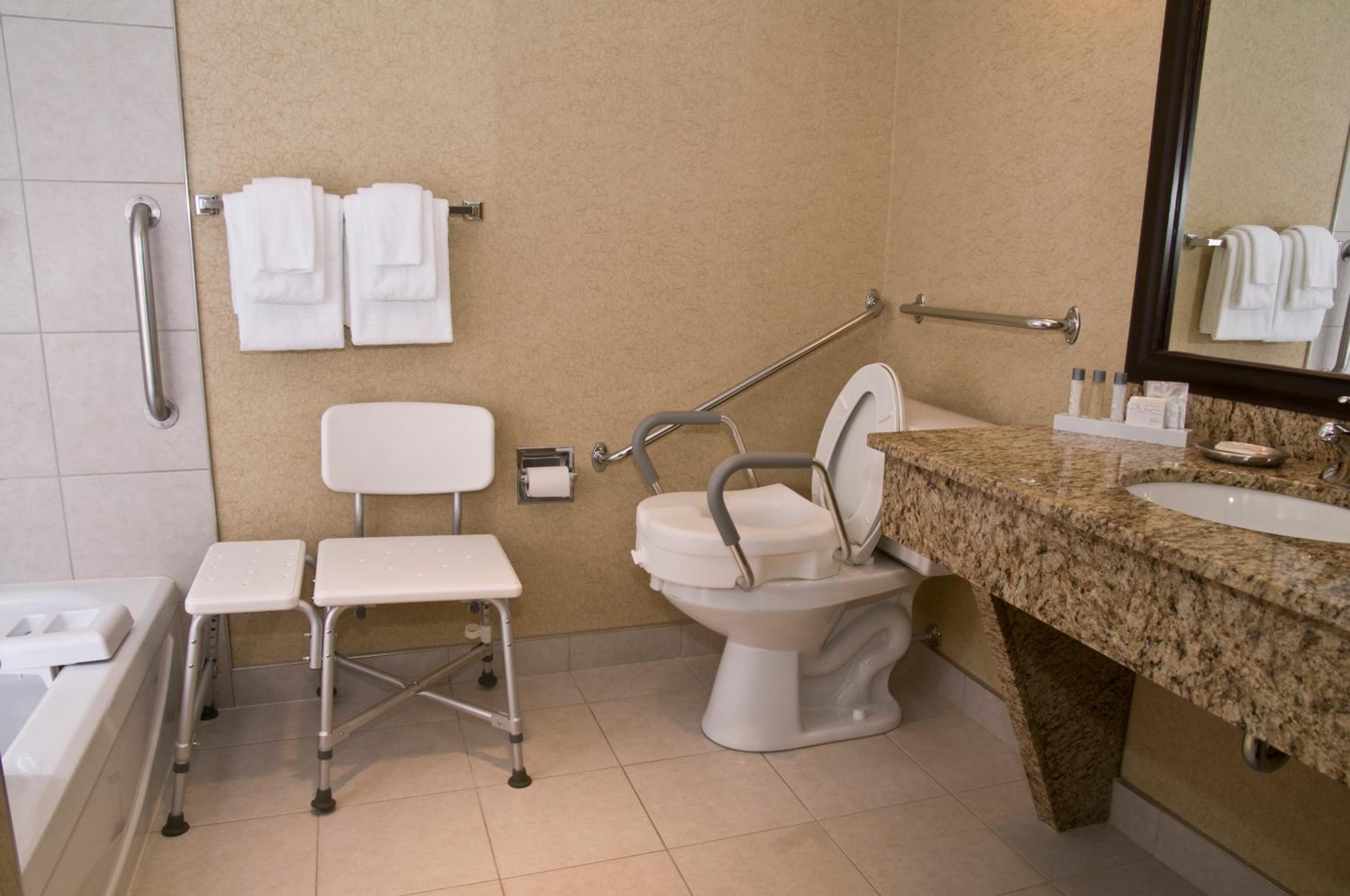 Queen Room with Disability Access - Non Smoking 