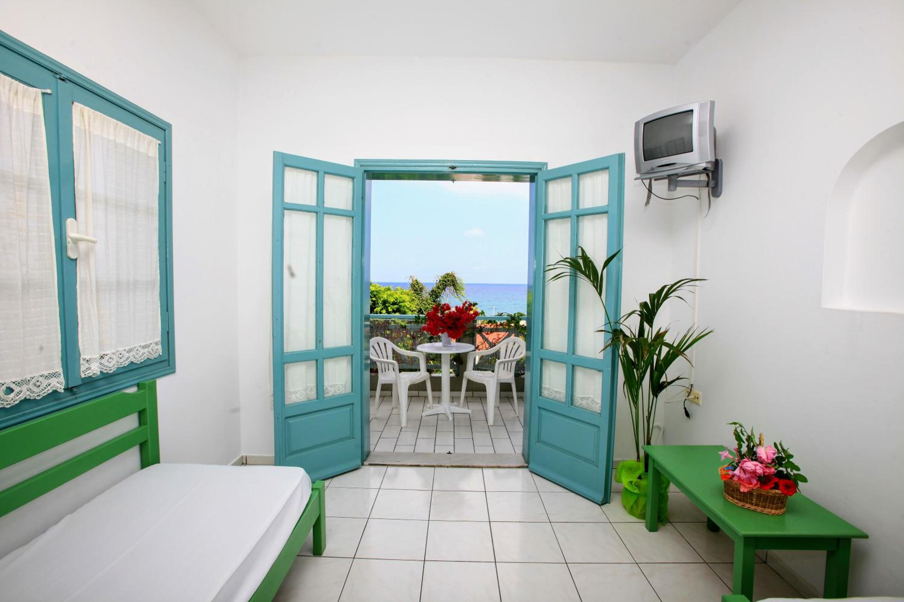 Family One-Bedroom Apartment