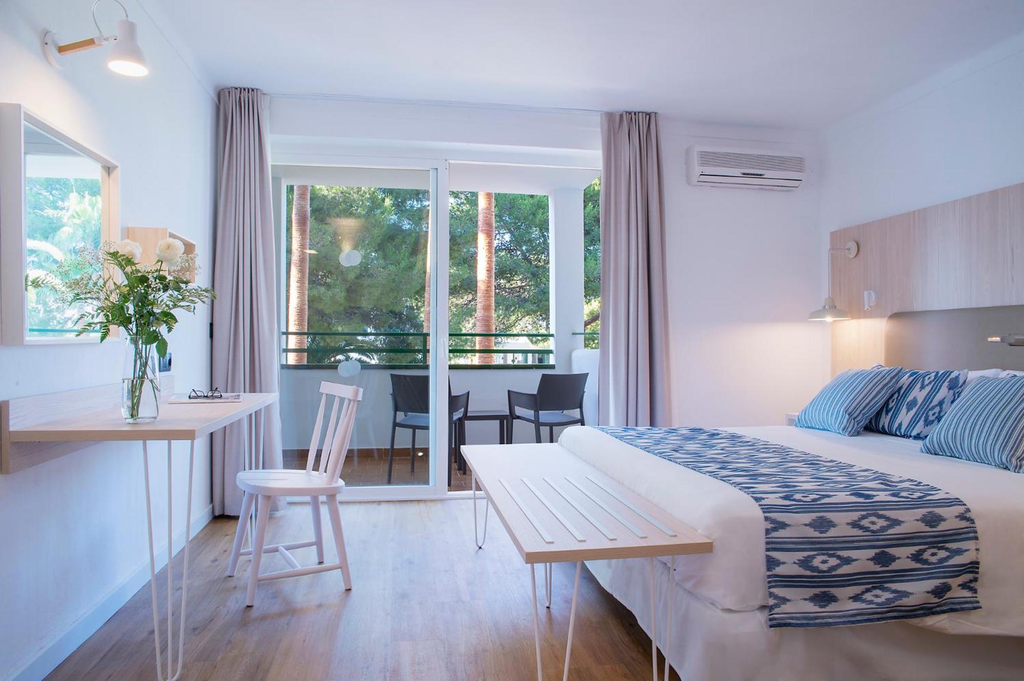 Apartament 1 Room (3 Adults + 1 Child)