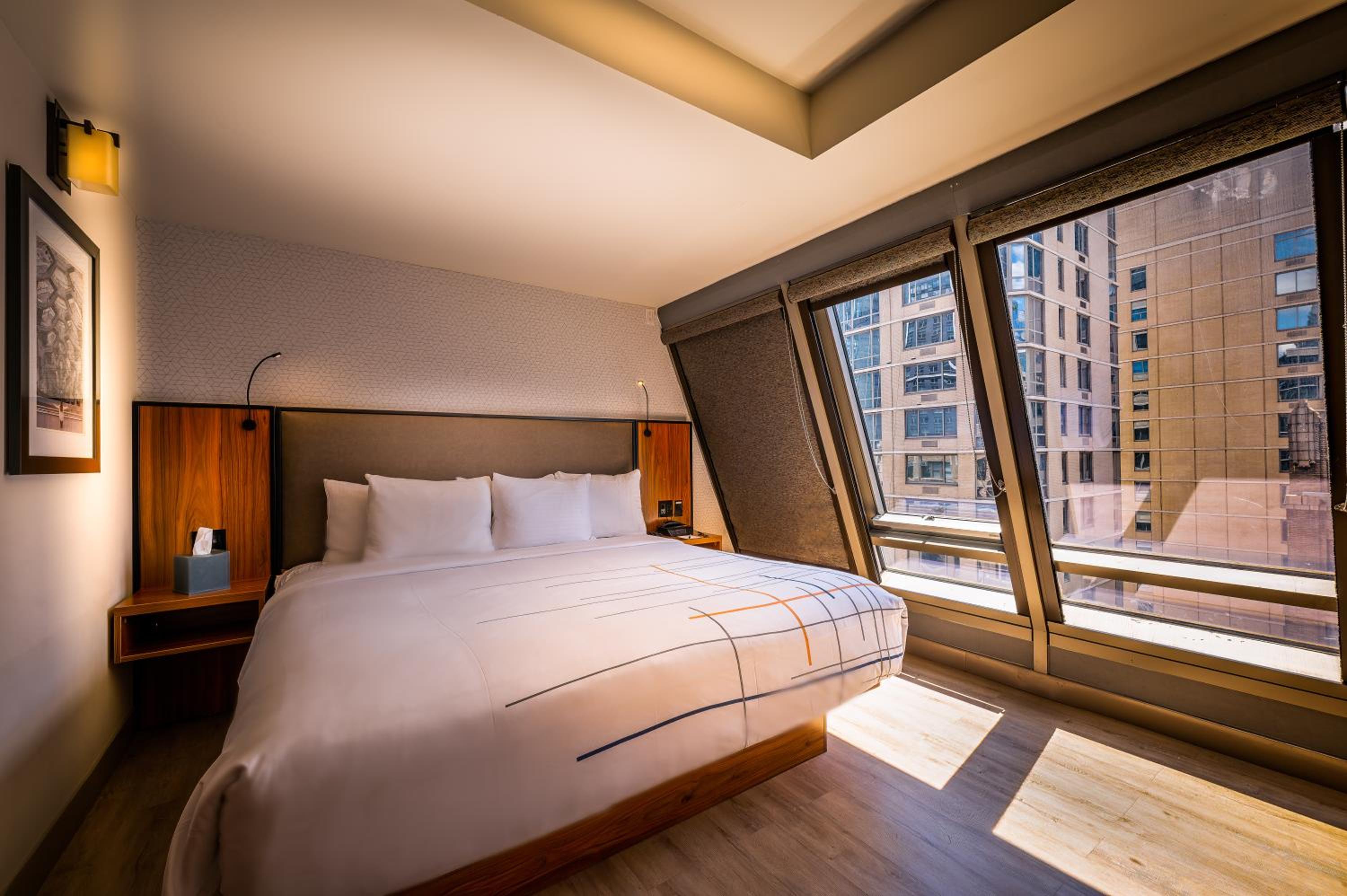 1 King Bed, Premier Room, Non-Smoking 