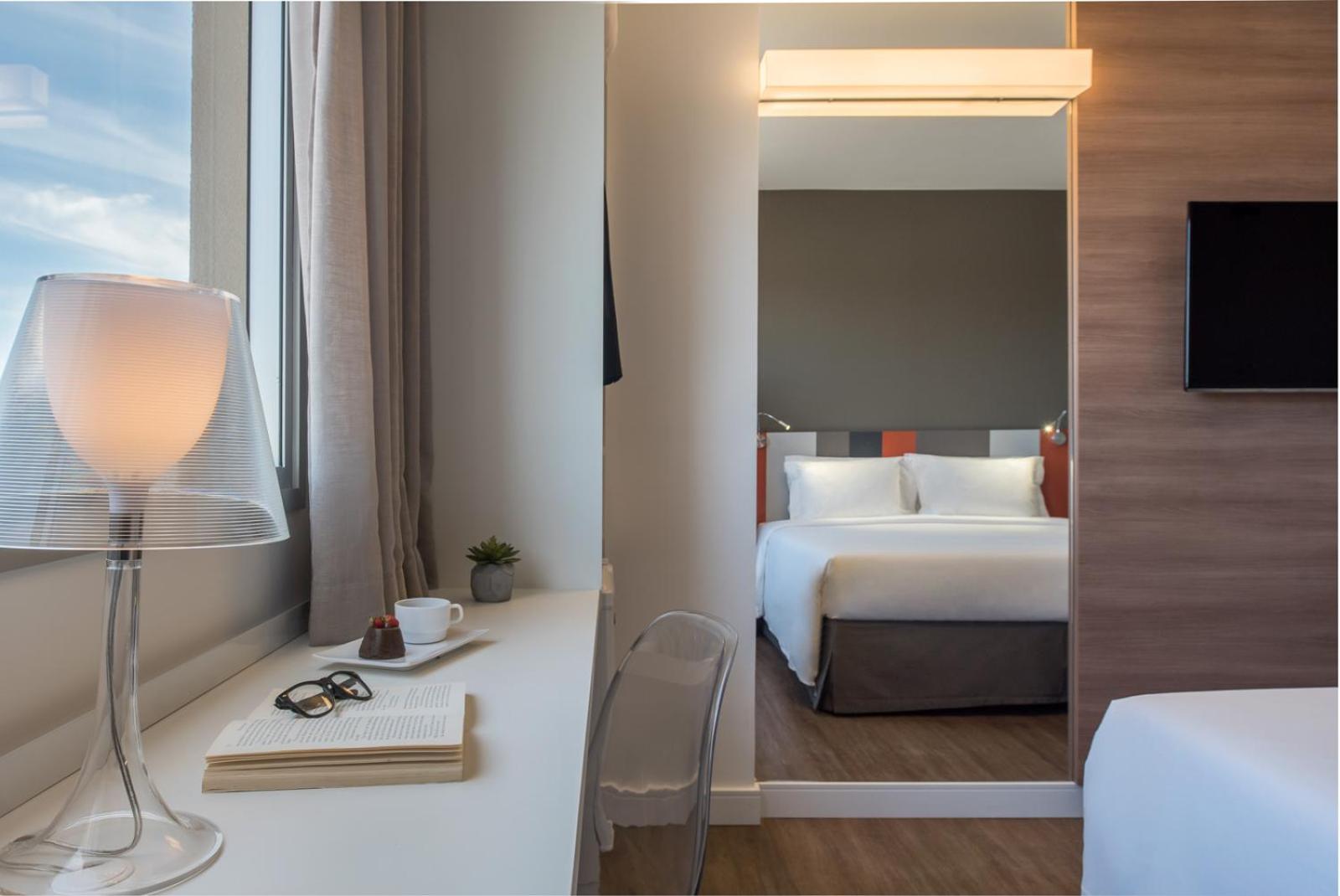 Standard Double - 1 Queen Bed