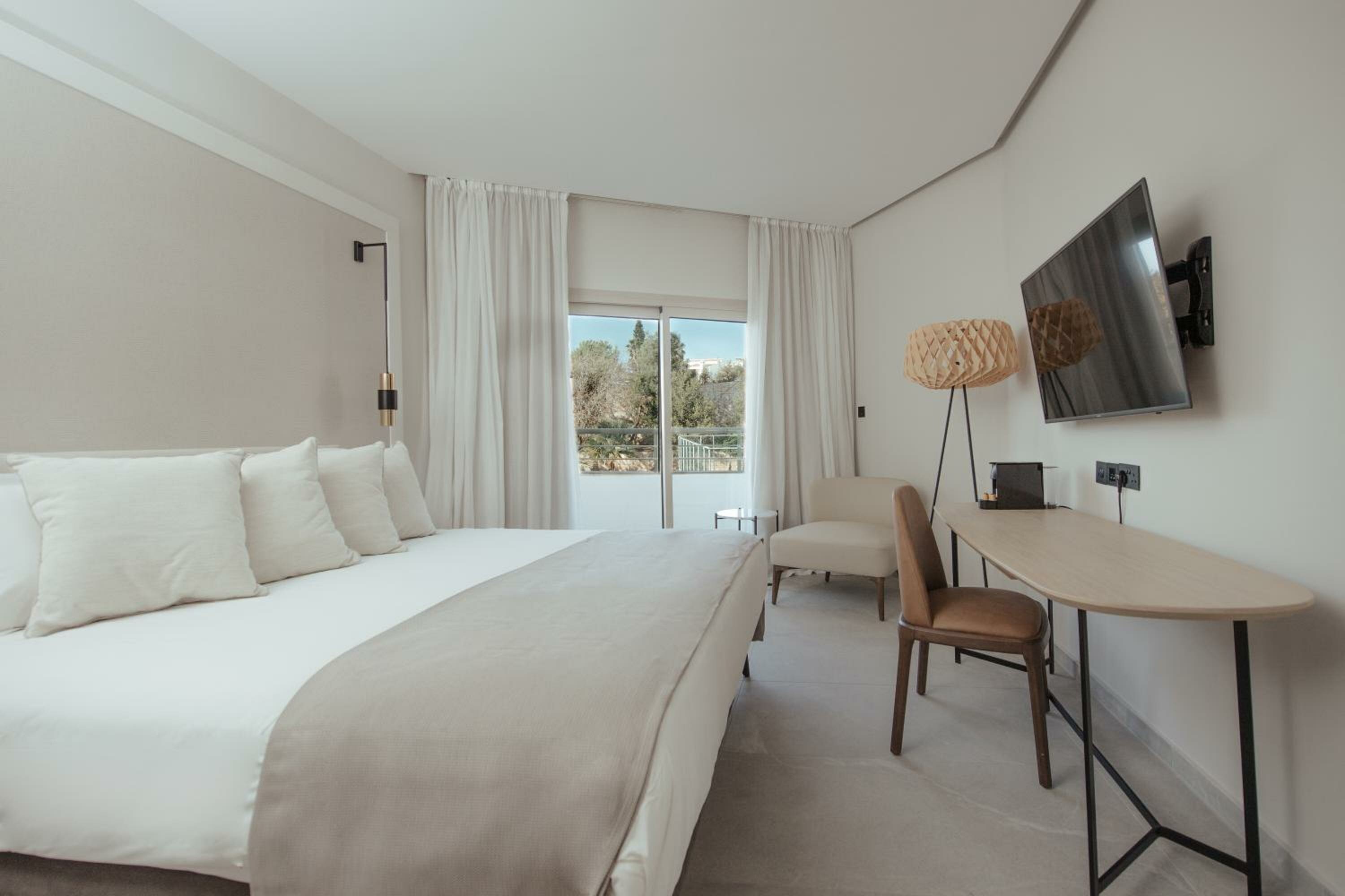 Twin / Double Room Inland View