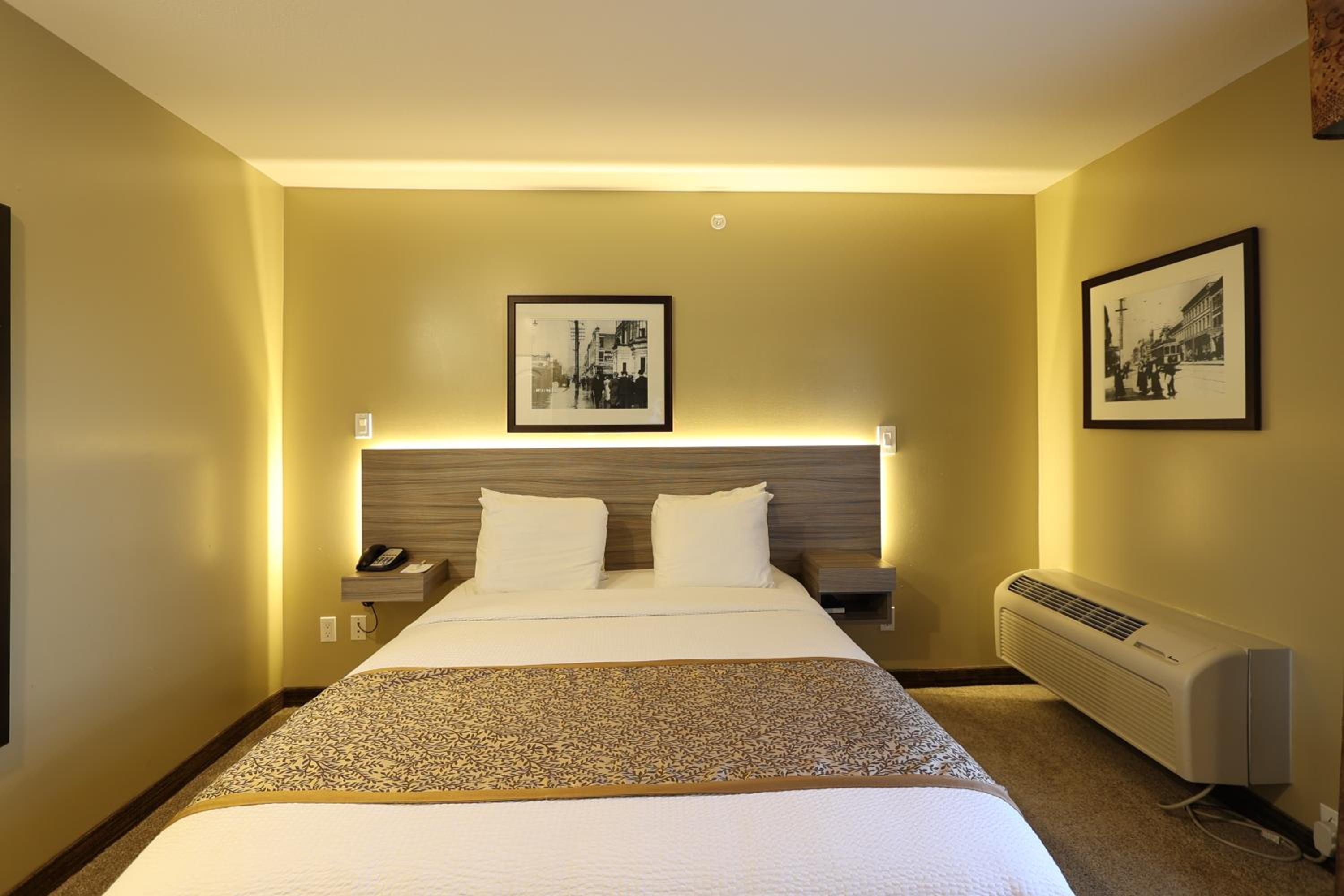 Queen Room - Disability Access - Non-Smoking