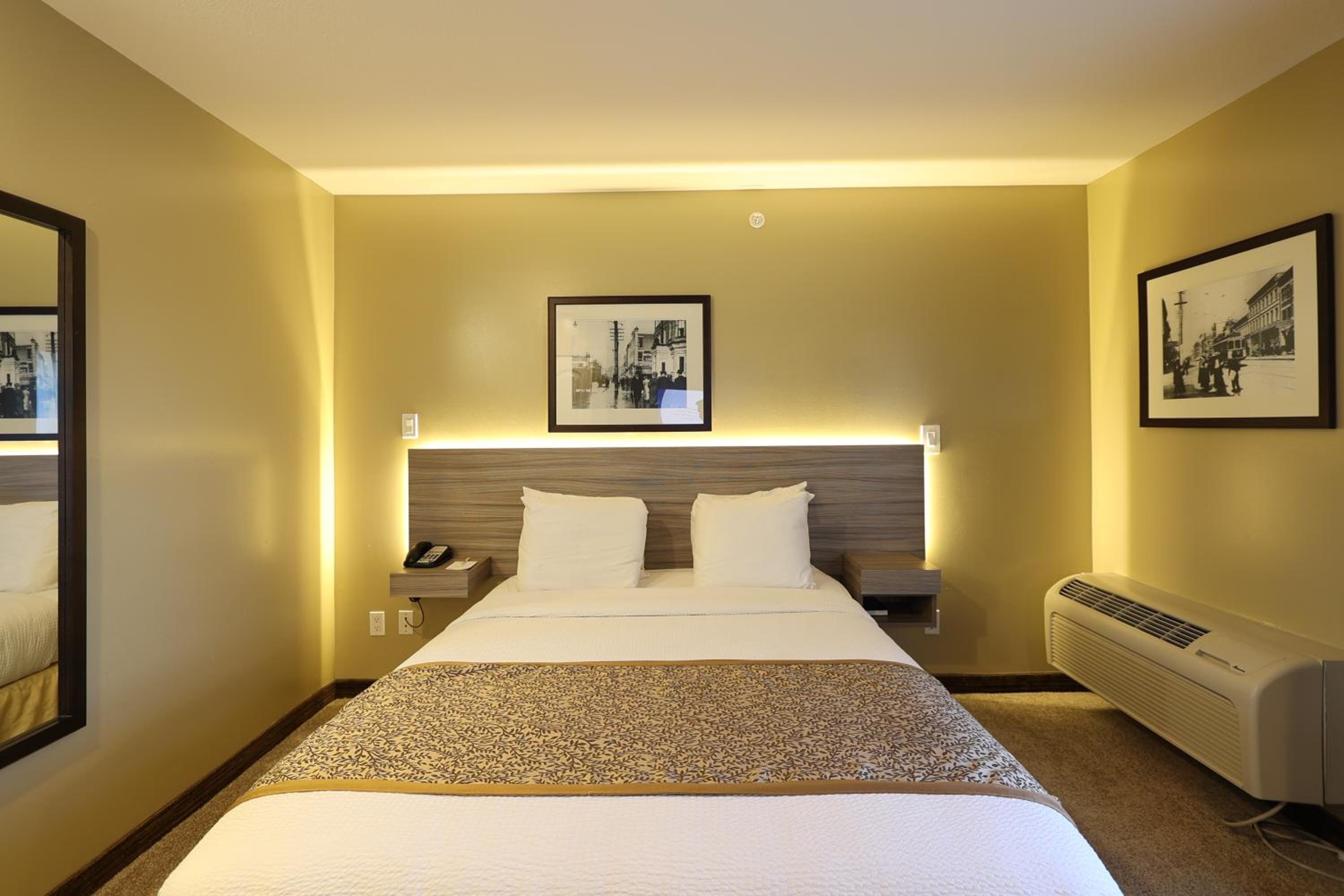 Queen Room - Disability Access - Non-Smoking