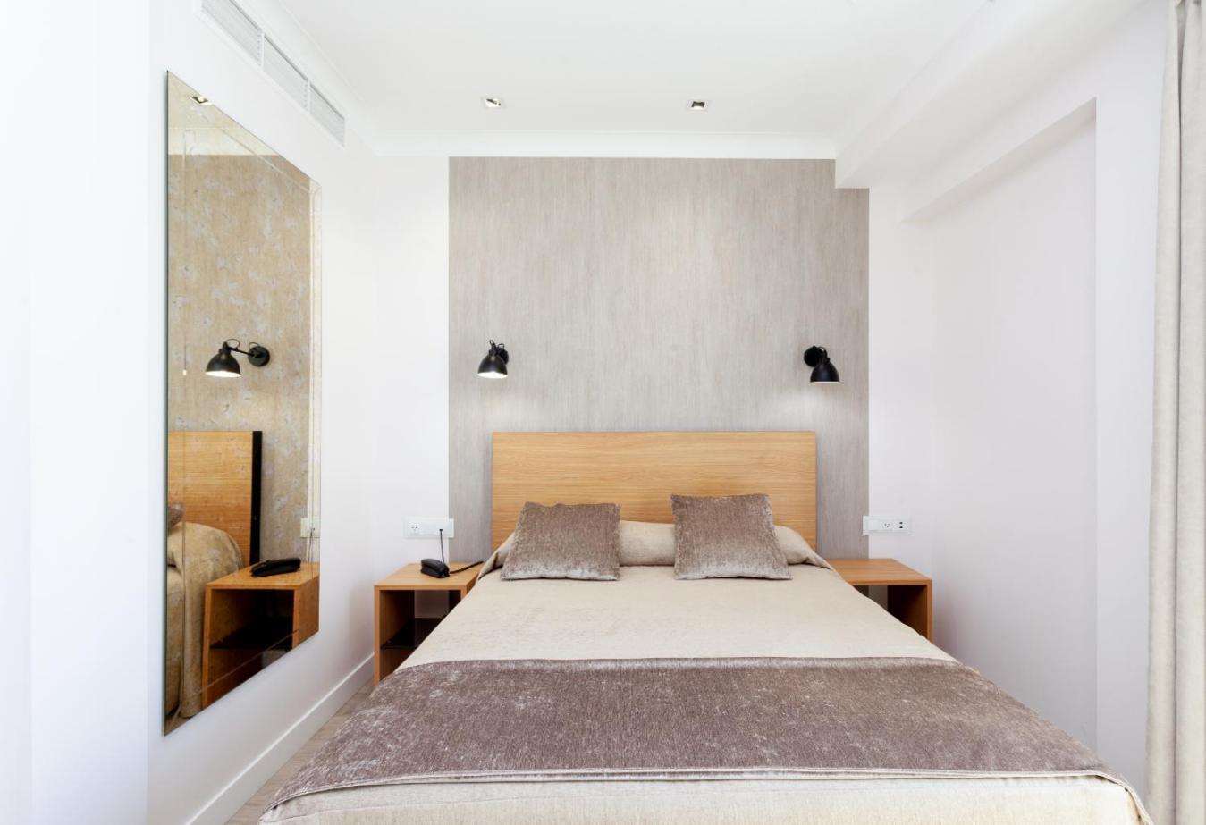 Premium Double Room with Terrace and Puerta del Sol Views