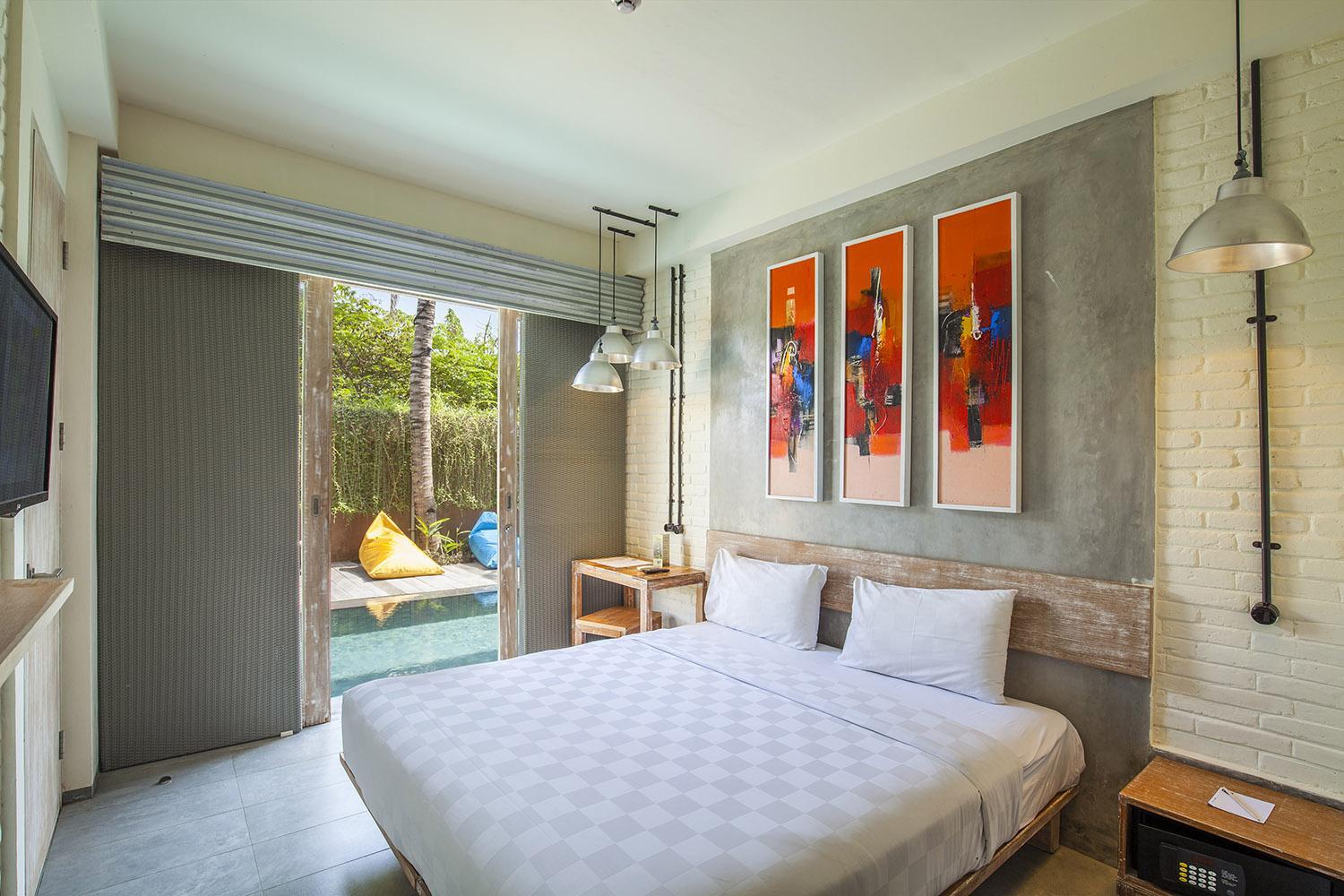 Deluxe Room With Pool Access