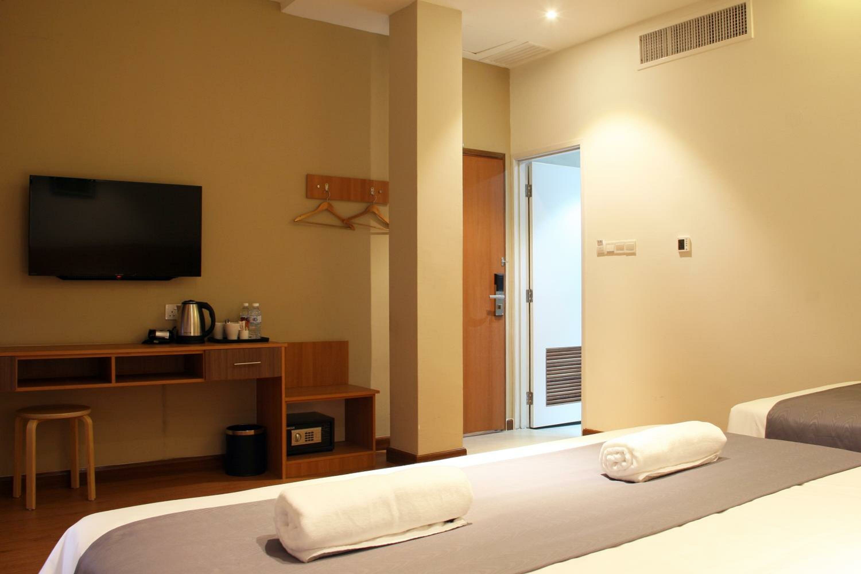 Standard Family Room (With Window)