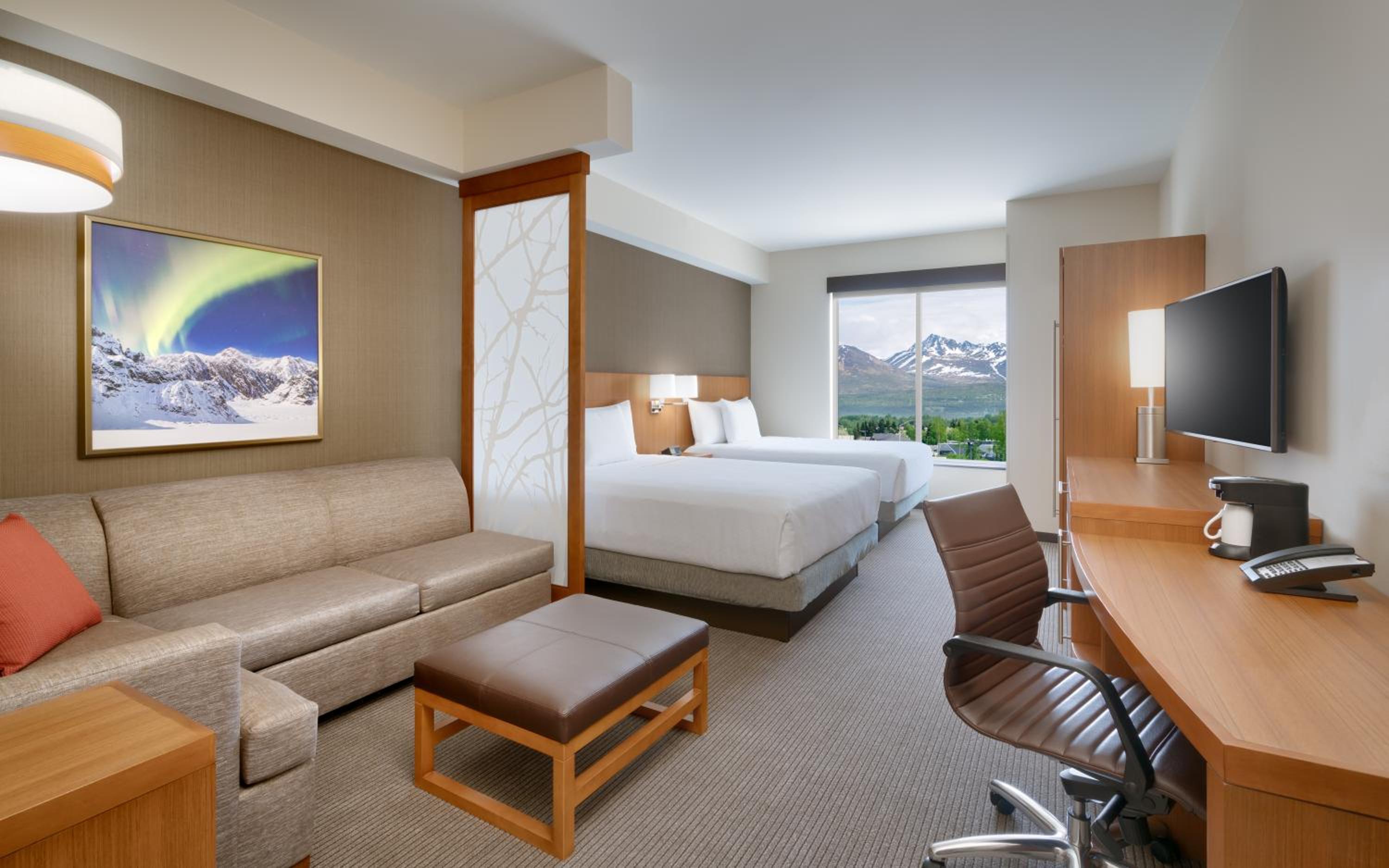 Queen Room With Two Queen Beds And Sofa Bed - High Floor