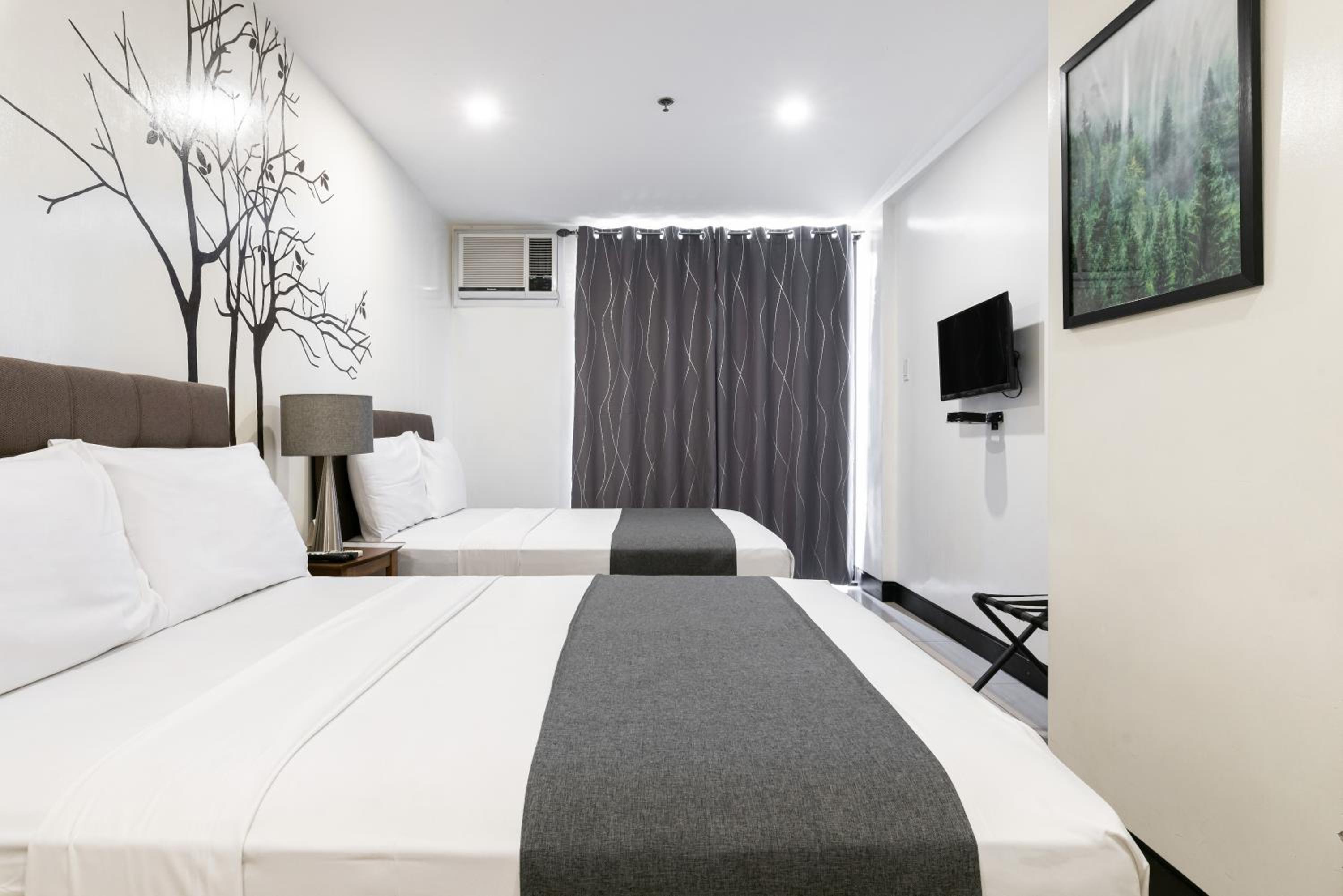 Deluxe Family Studio