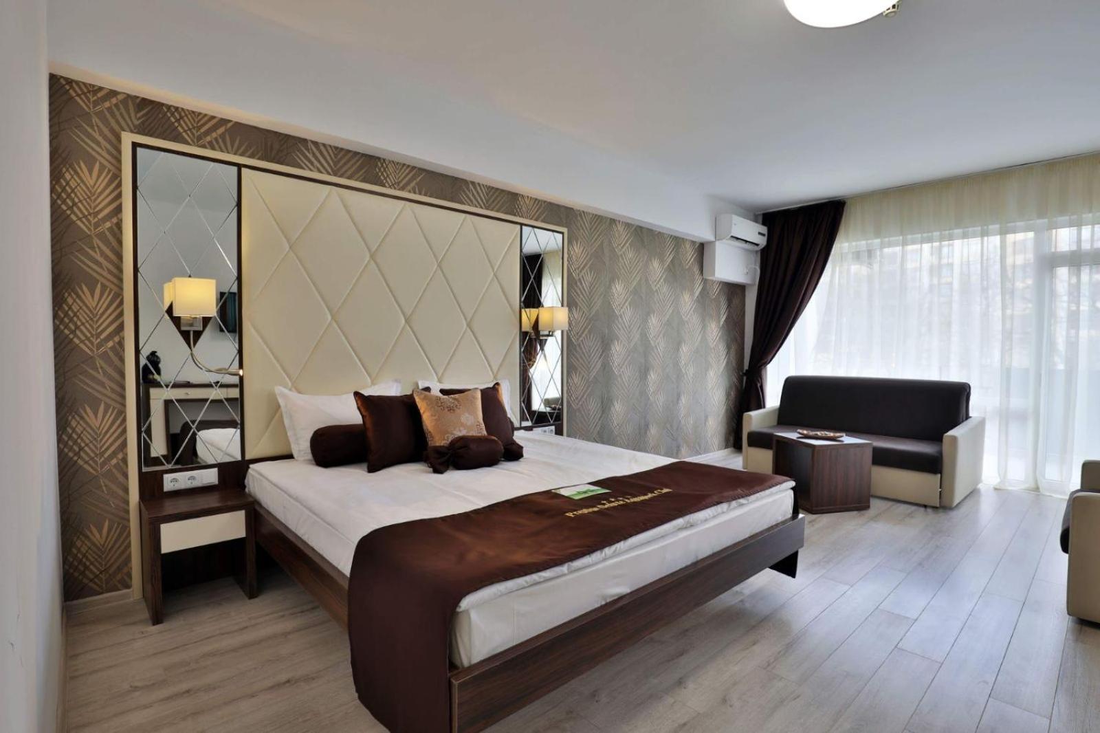 Deluxe Family Room with Balcony - Free Aquapark Access