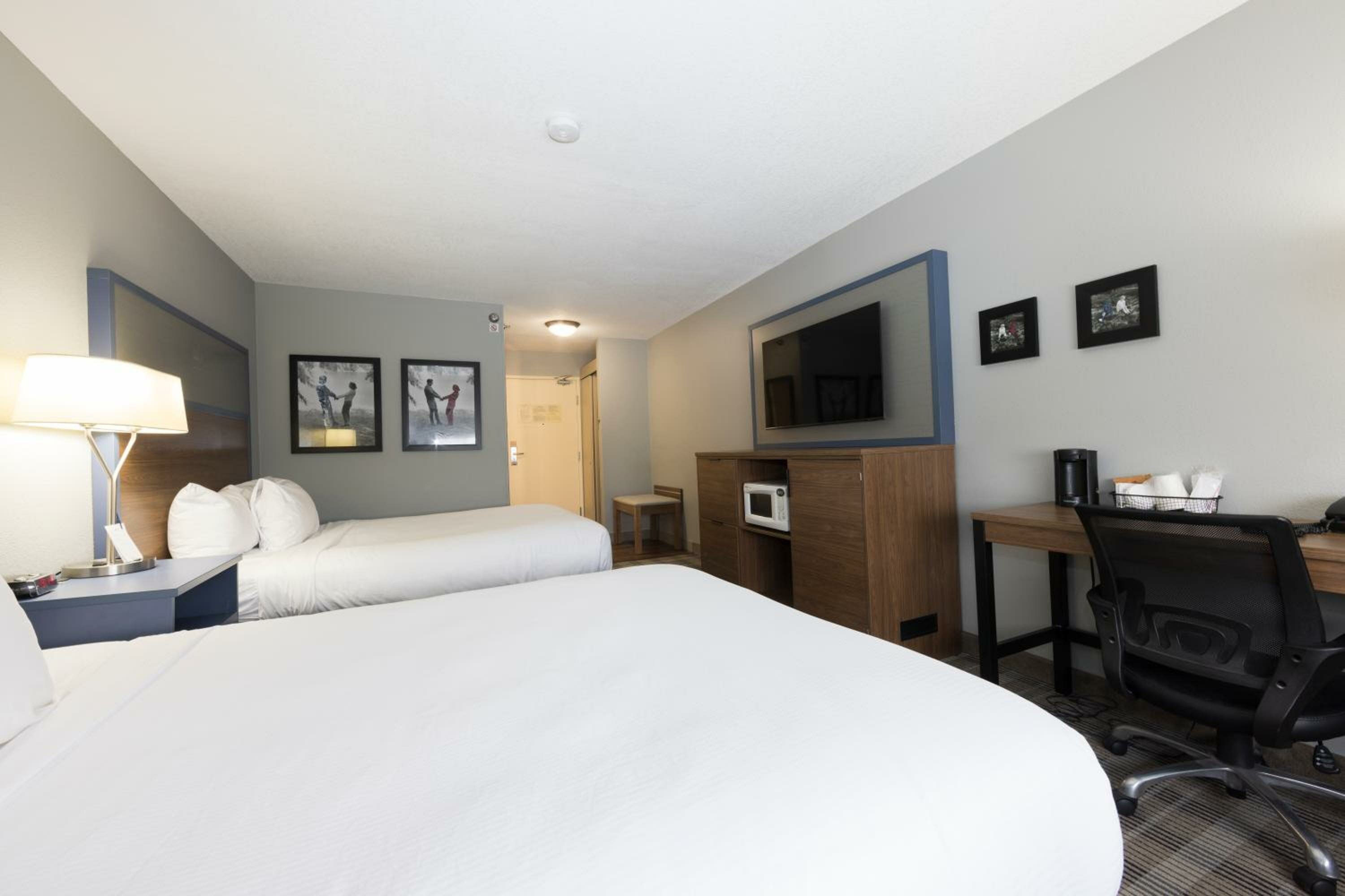 Queen Room with Two Queen Beds - Non-Smoking