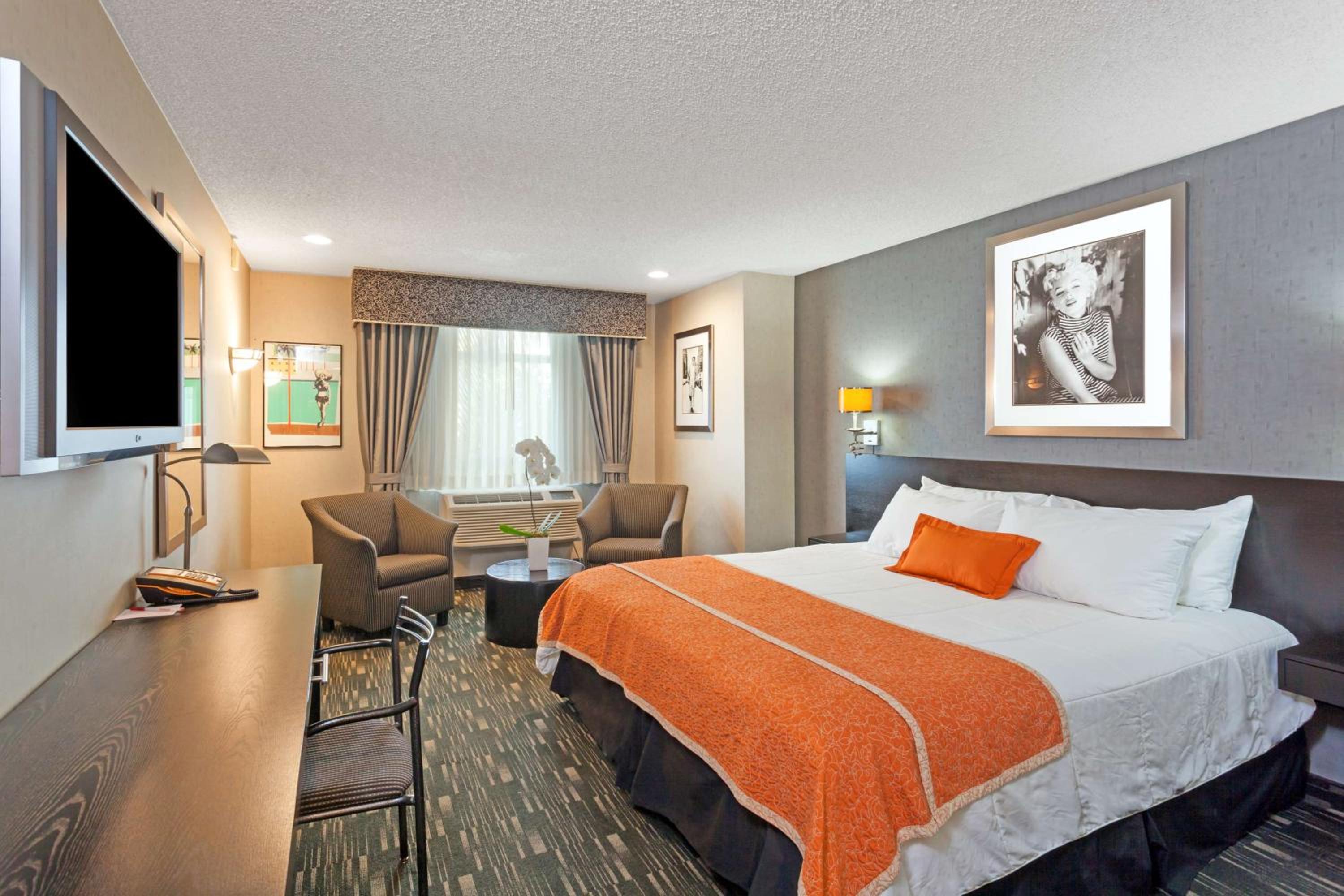 King Room with Mobility/Hearing Impaired Access - Non-Smoking