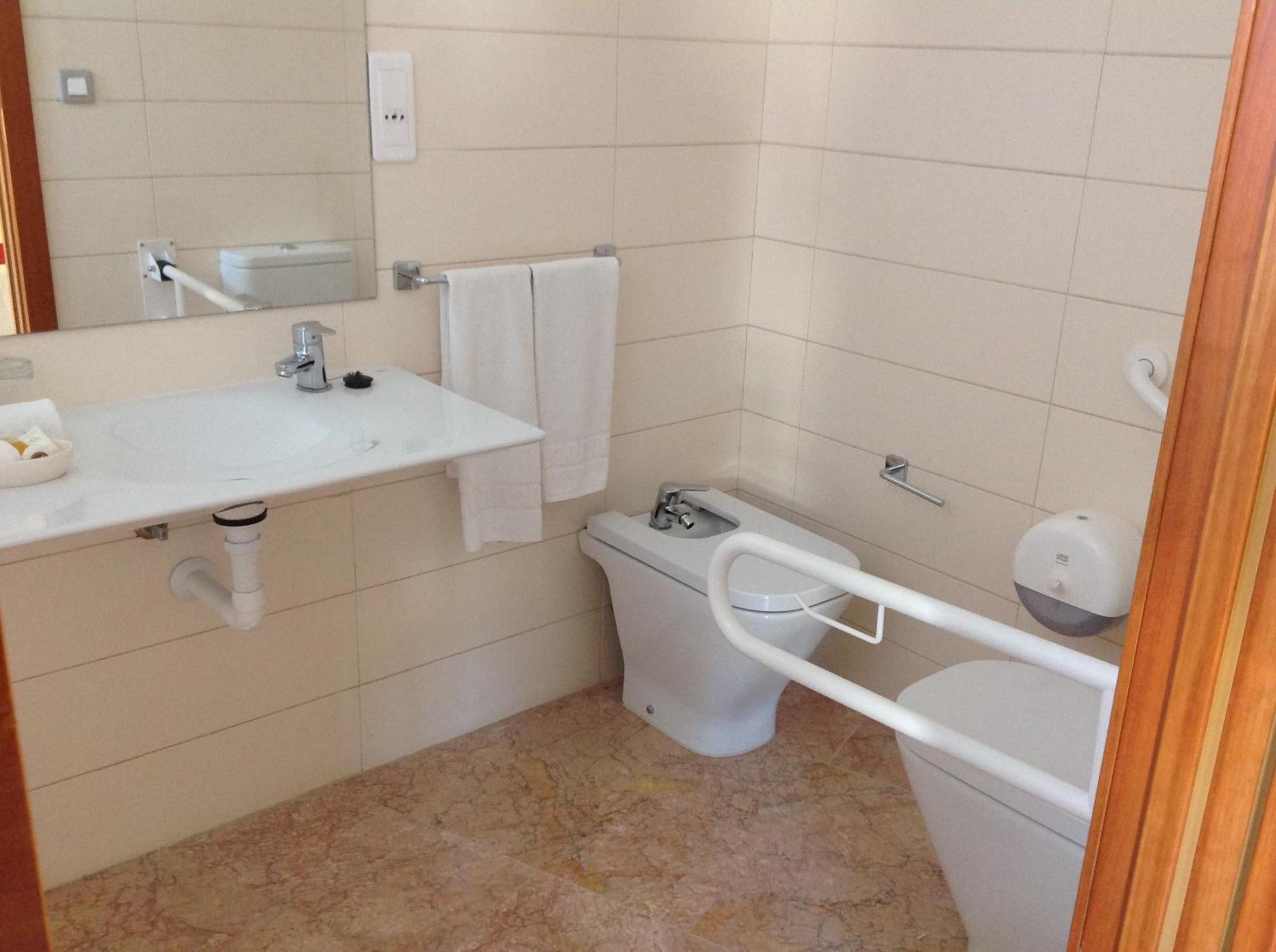 Twin Room with Parking