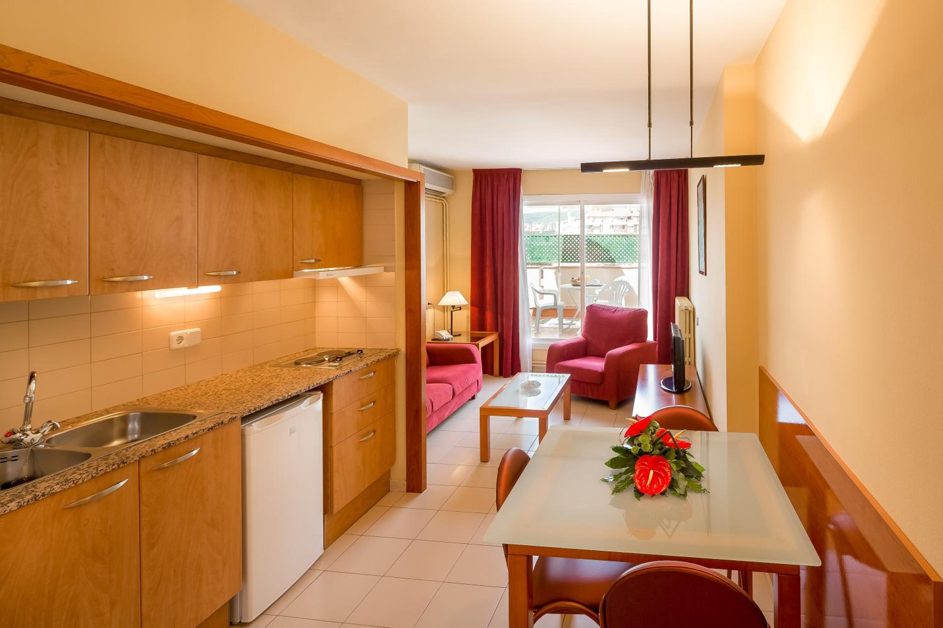 One-Bedroom Apartment with Terrace (2 Adults)